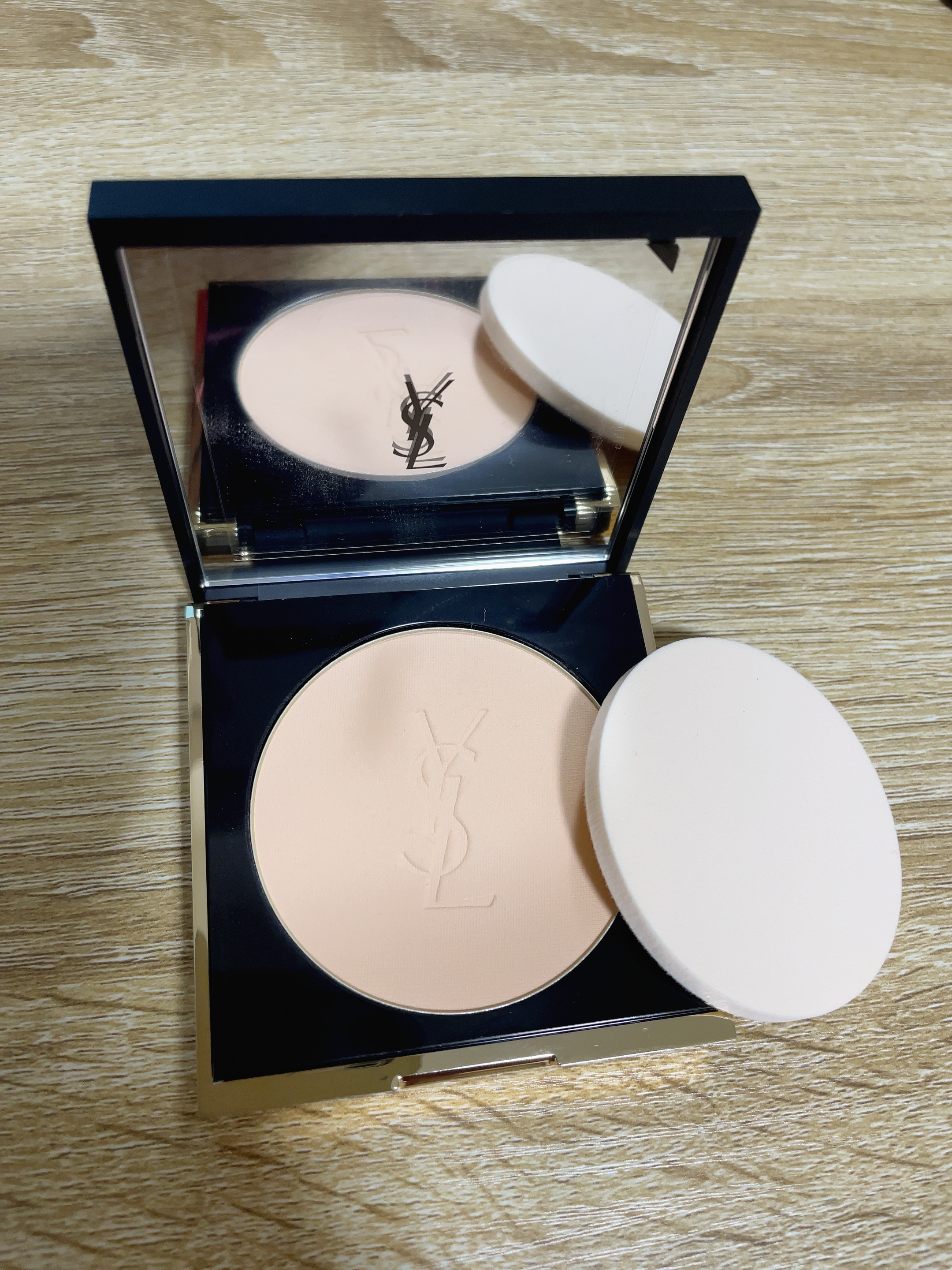 アンクル ド ポー オール アワーズ セッティングパウダー/YVES SAINT LAURENT BEAUTE/プレストパウダーを使ったクチコミ（2枚目）