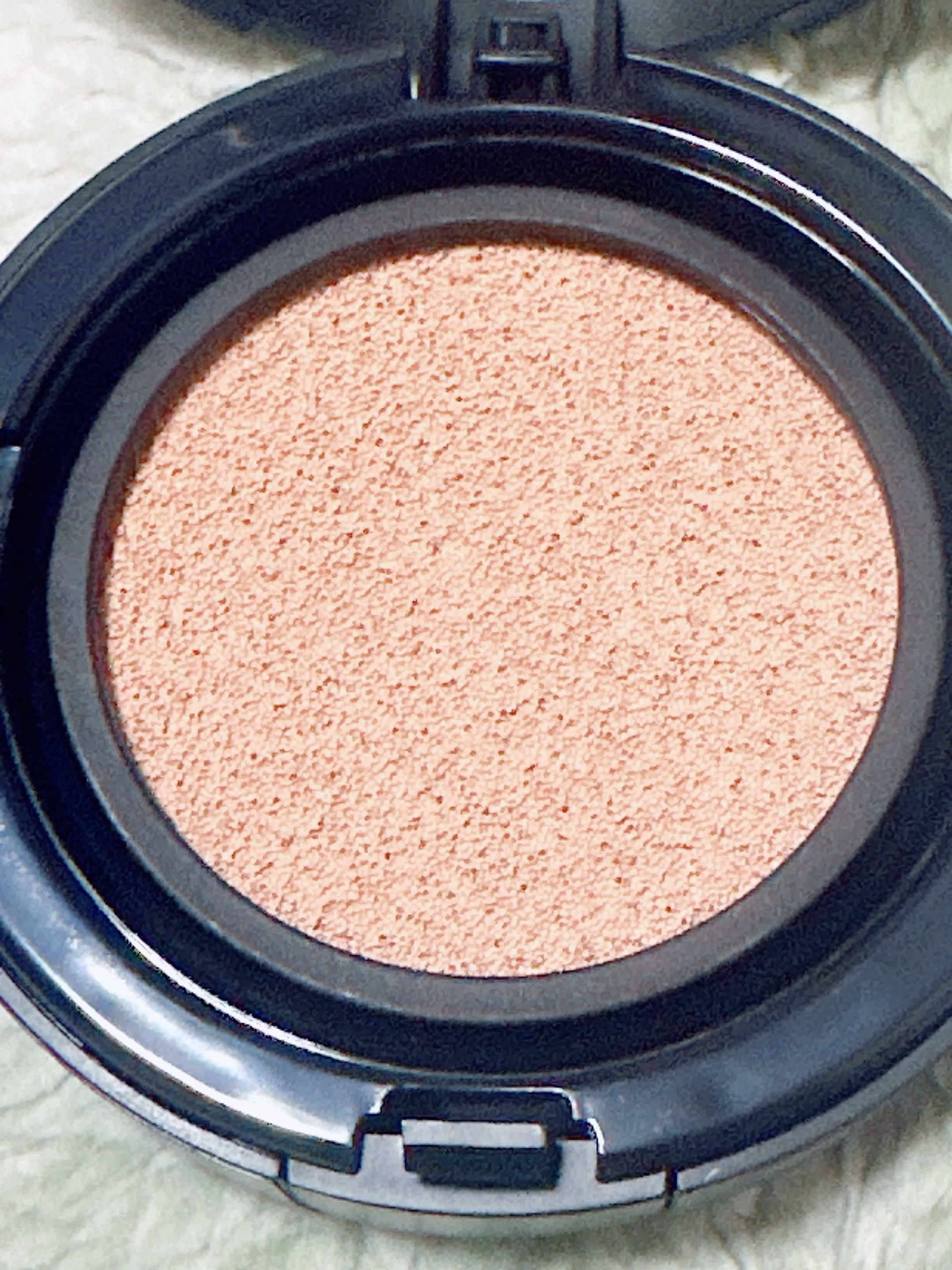 エッセンシャル スキン ヌーダー クッション/JUNG SAEM MOOL/クッションファンデーションを使ったクチコミ（2枚目）