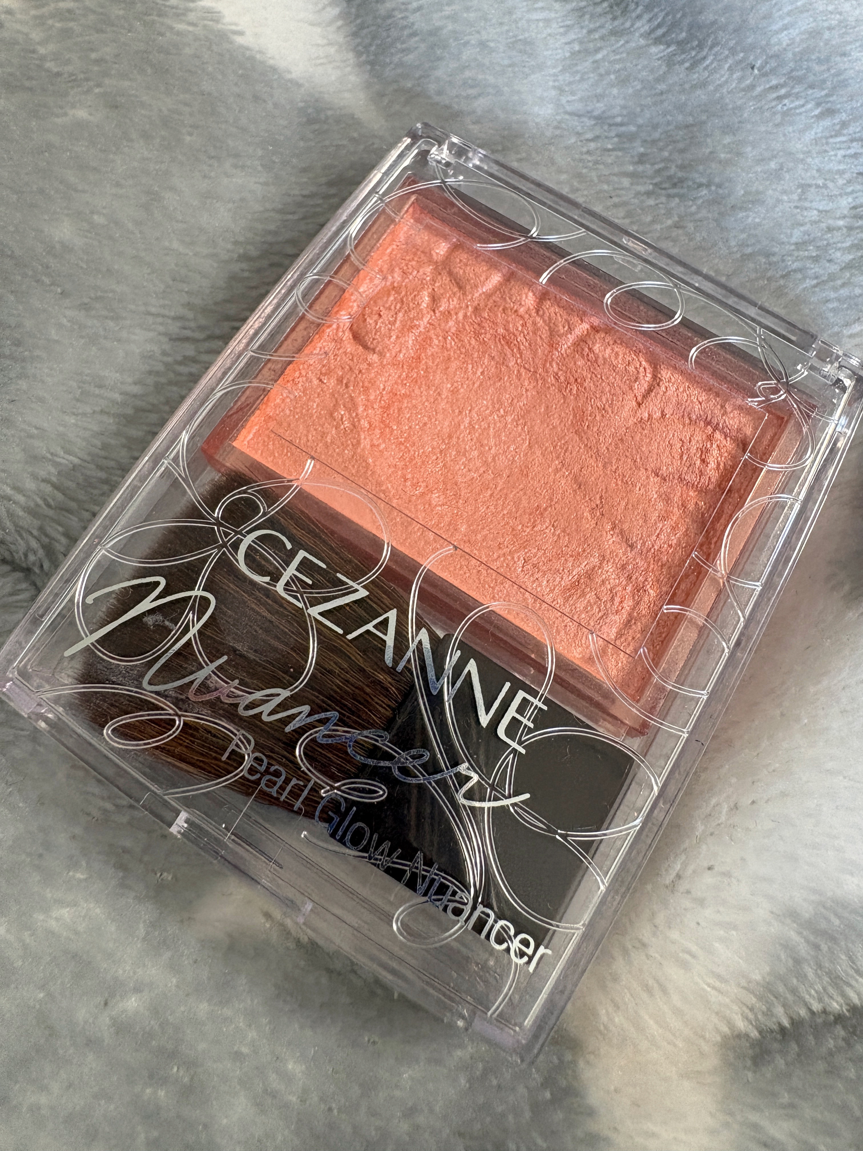 パールグロウニュアンサー/CEZANNE/パウダーハイライトを使ったクチコミ（1枚目）