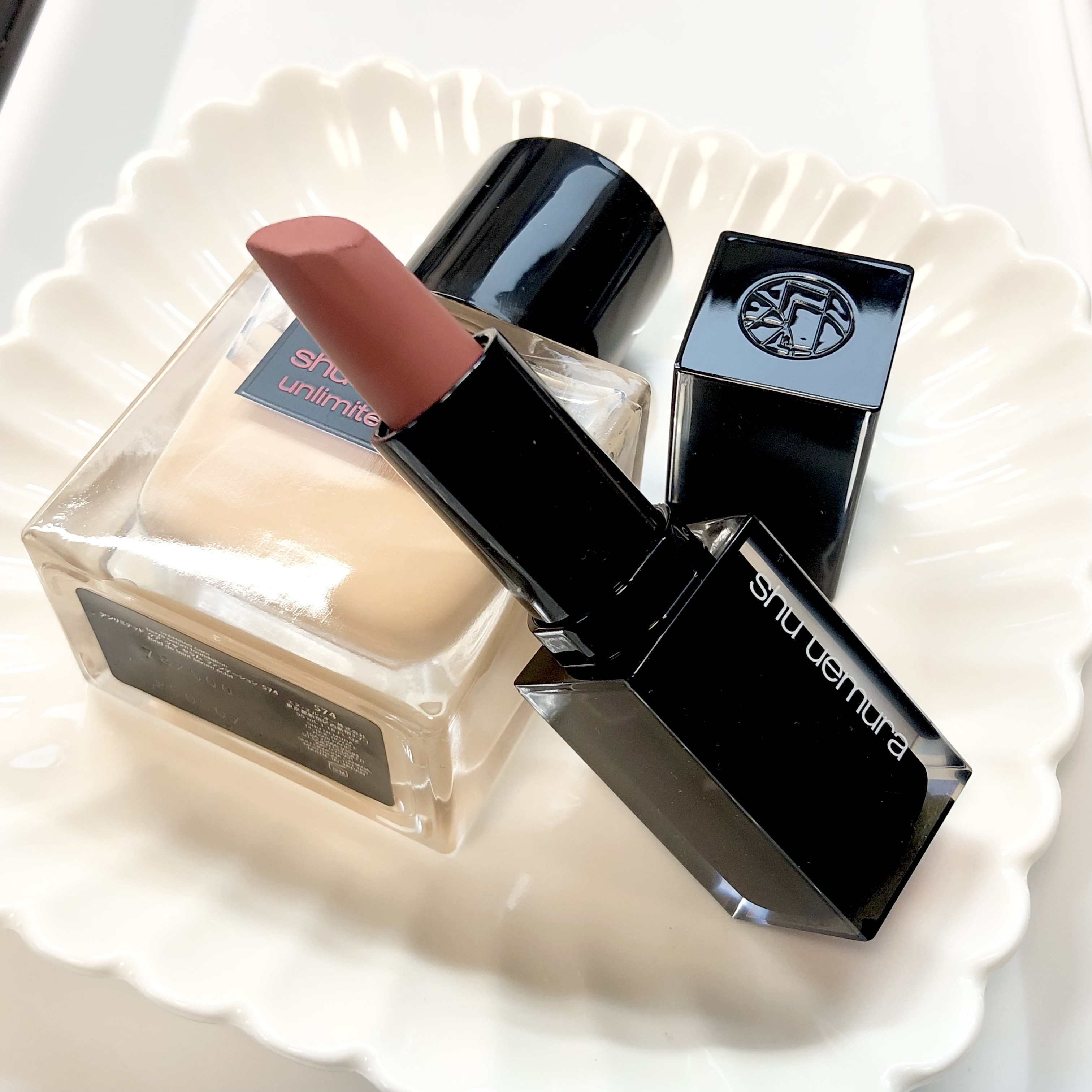 キヌ ルージュ マット/shu uemura/口紅を使ったクチコミ（3枚目）