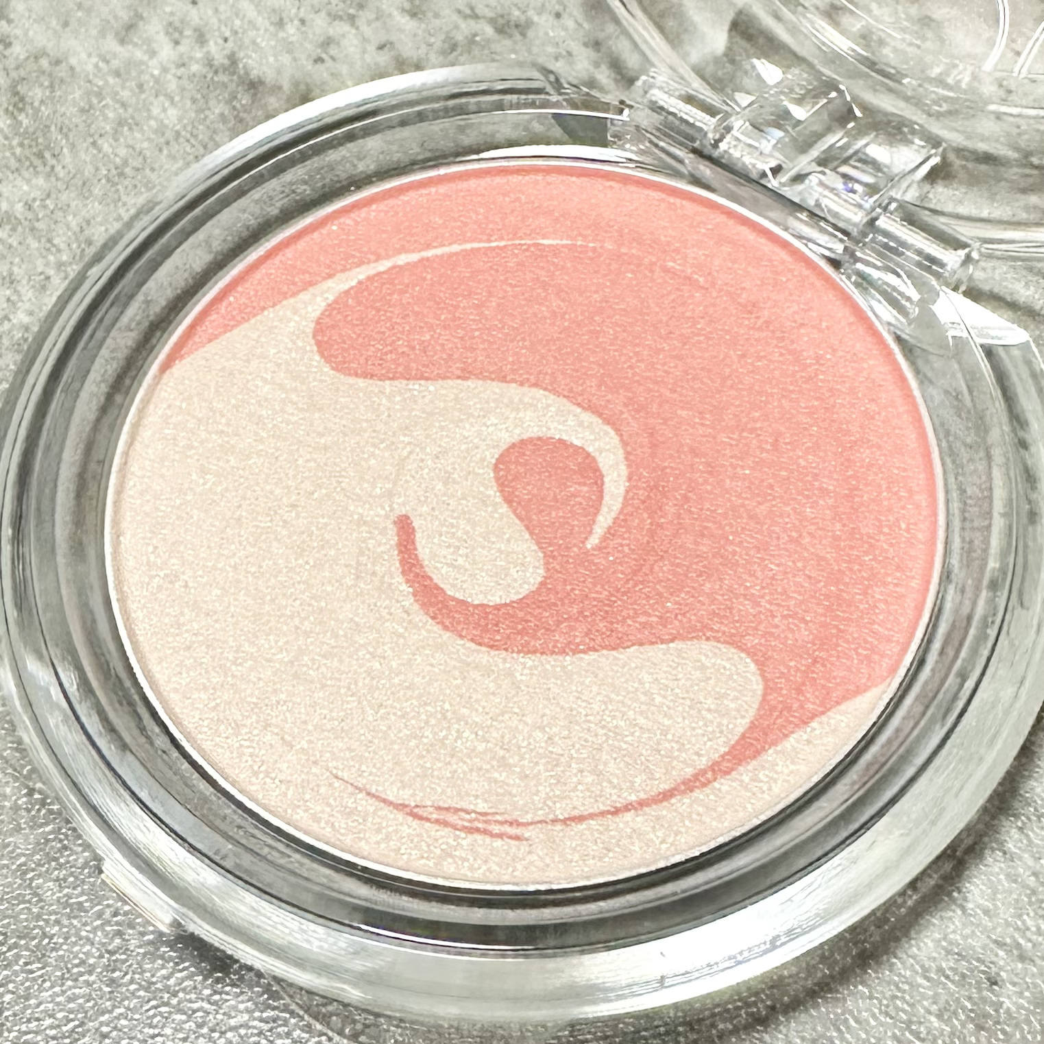 ピュアホットチーク/チャコット・コスメティクス/パウダーチークを使ったクチコミ（3枚目）