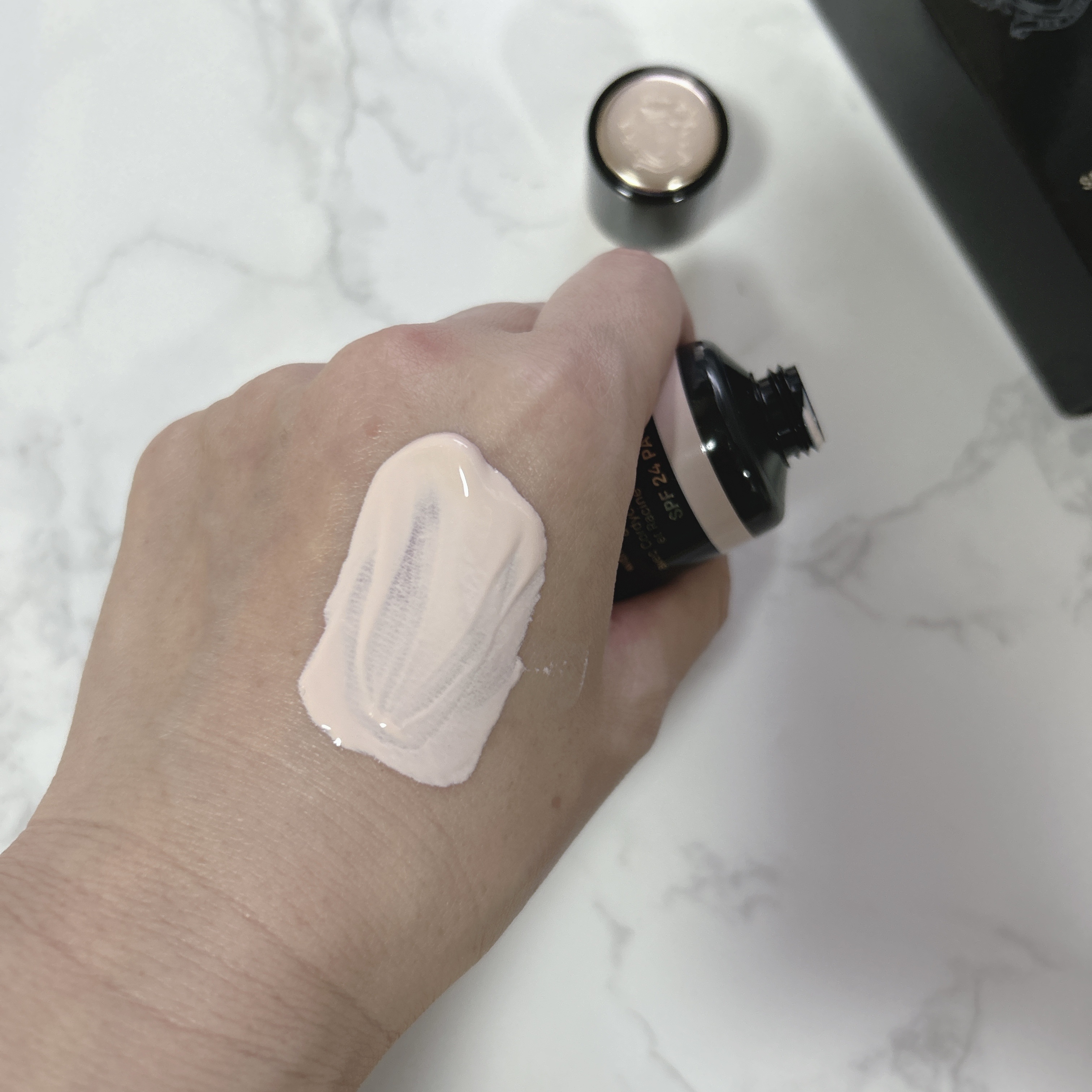 インテンシブ セラム ラディアンス プライマー/BOBBI BROWN/化粧下地を使ったクチコミ（3枚目）