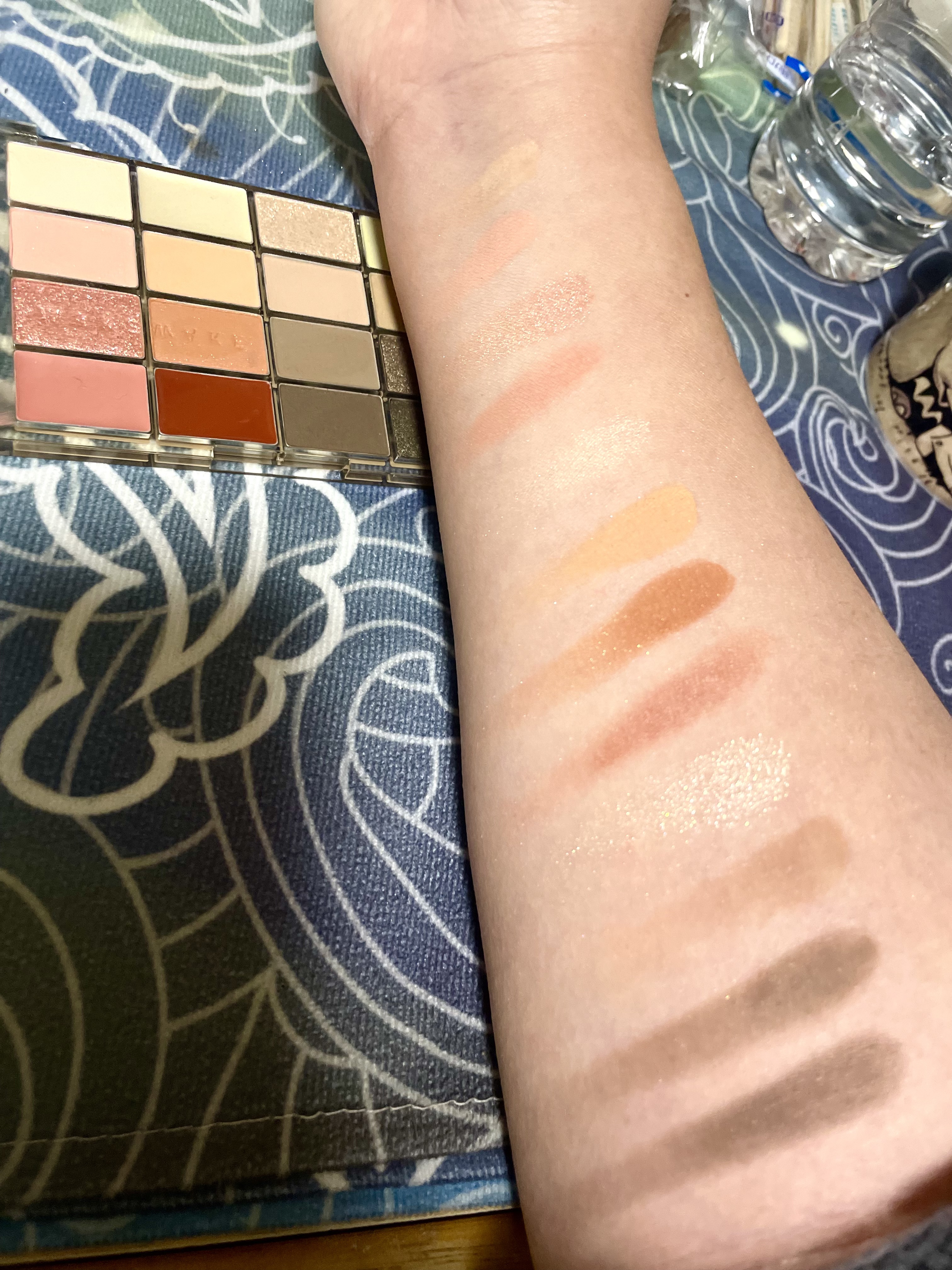 ソフトブラーリングアイパレット/wakemake/アイシャドウパレットを使ったクチコミ（1枚目）