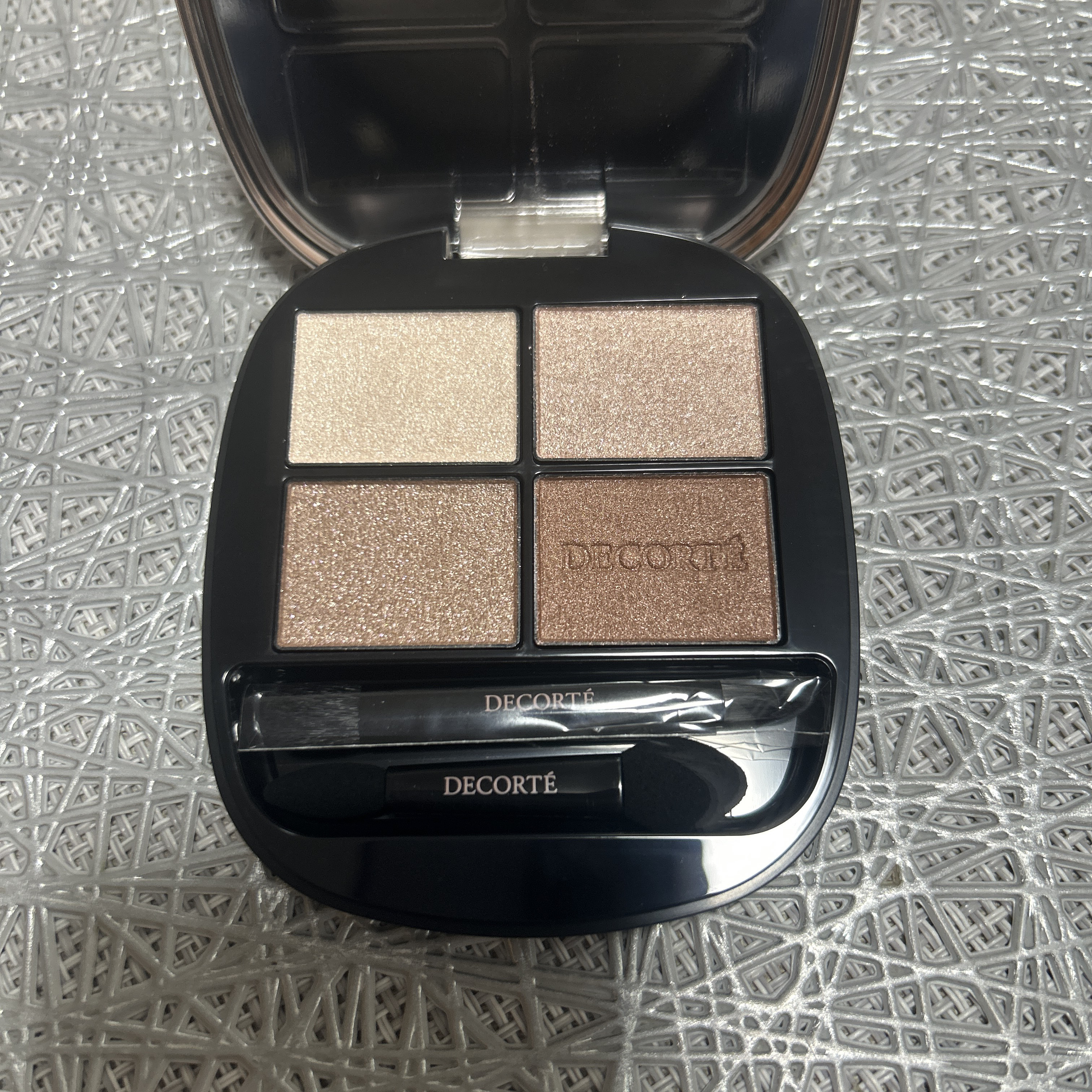 Dewy Syrup Tint/EITHER＆/口紅を使ったクチコミ（3枚目）