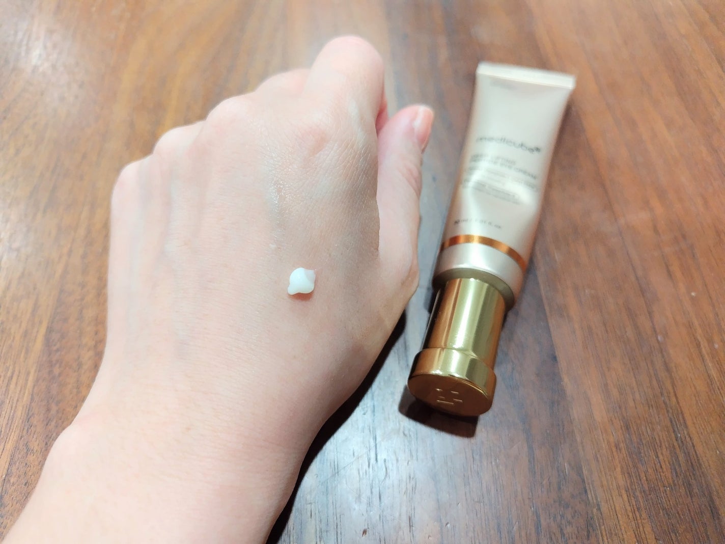 ディープリフティングアイクリーム/MEDICUBE/その他スキンケアを使ったクチコミ(2枚目)