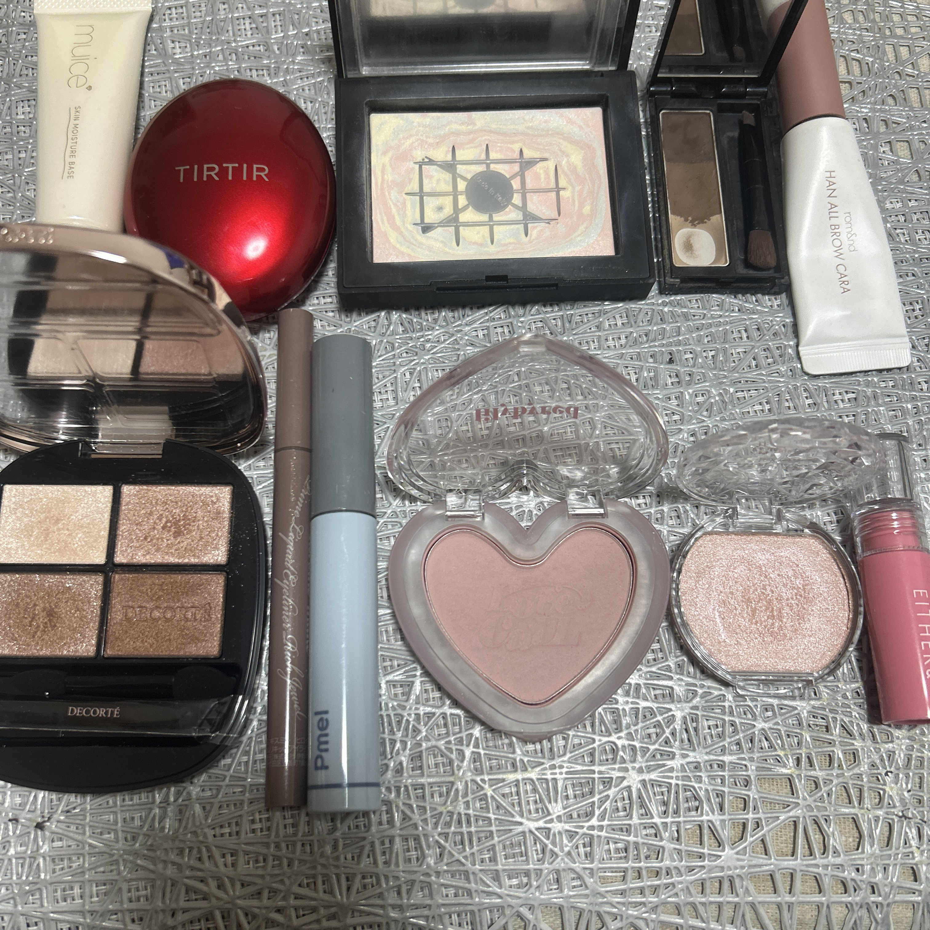 Dewy Syrup Tint/EITHER＆/口紅を使ったクチコミ（2枚目）