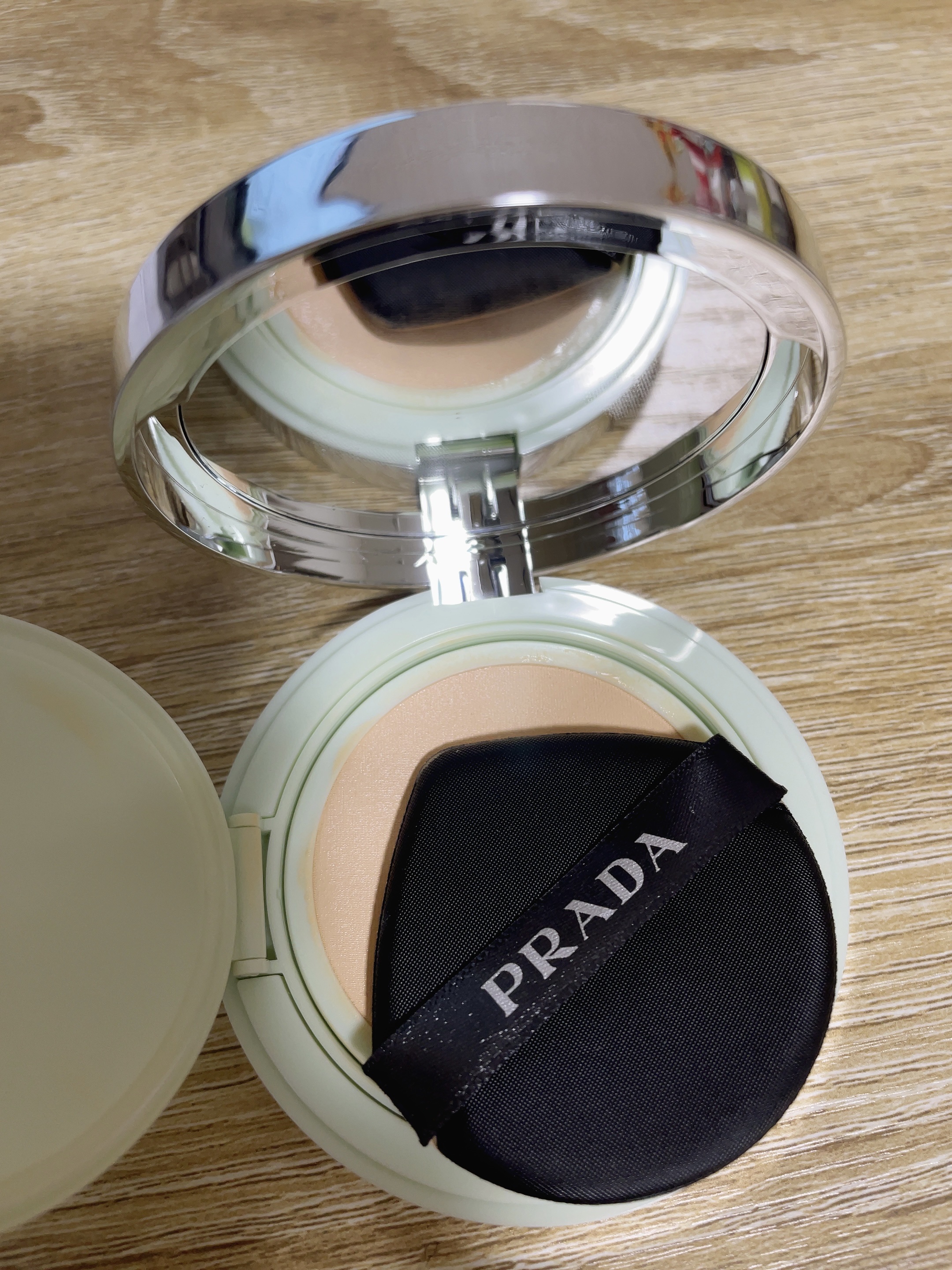 プラダ メッシュ クッション/PRADA BEAUTY/クッションファンデーションを使ったクチコミ（2枚目）