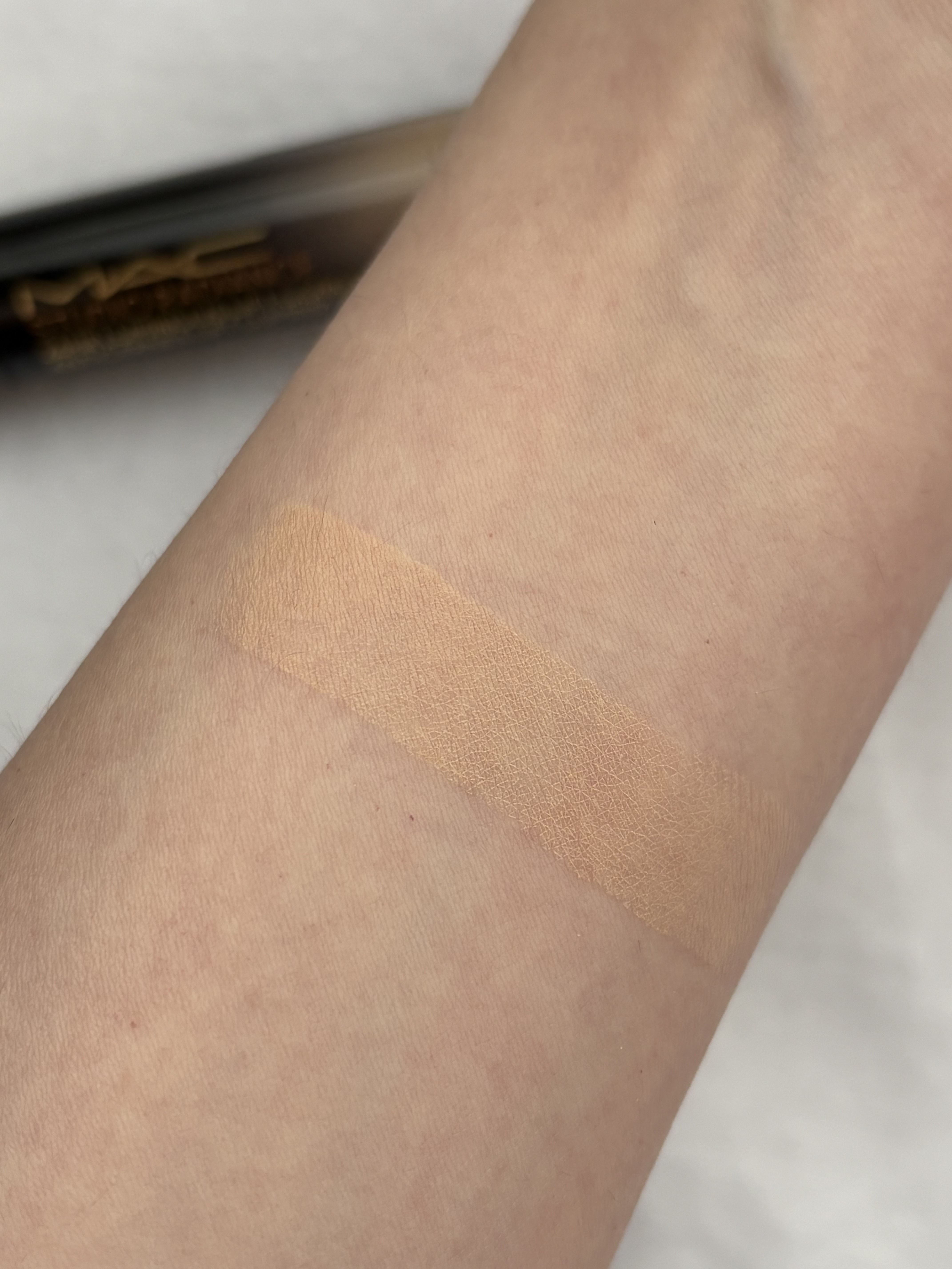 スタジオ ラディアンス 24 ルミナス コンシーラー/M・A・C/リキッドコンシーラーを使ったクチコミ（3枚目）