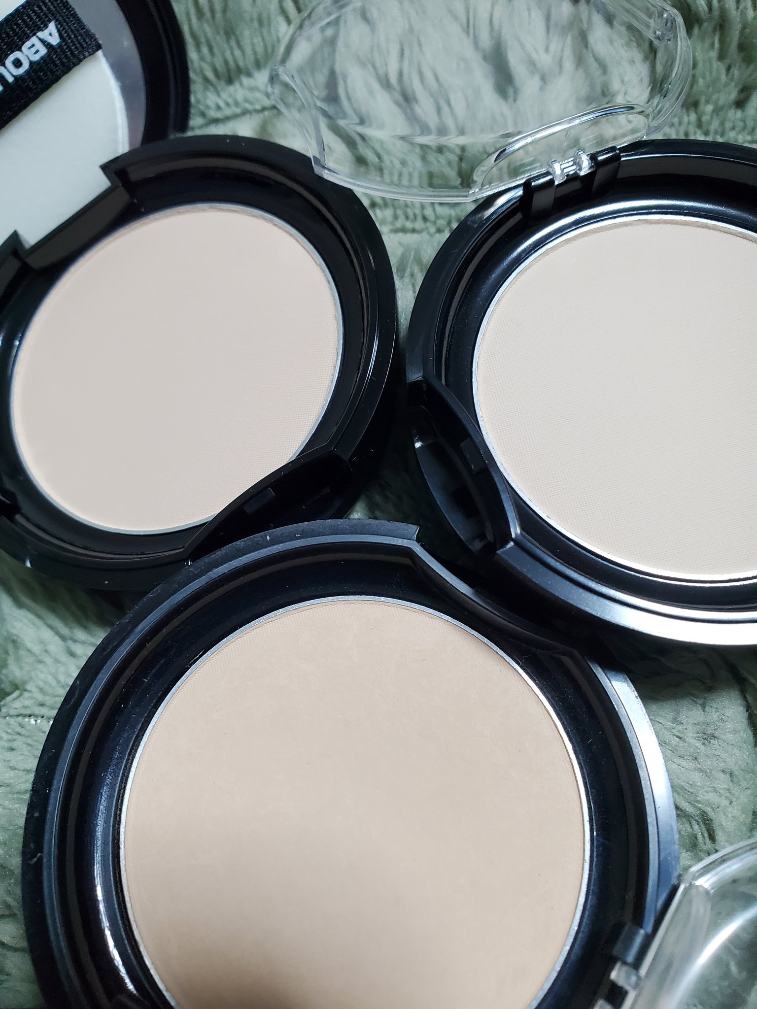 ブラーパウダーパクト/ABOUT TONE/プレストパウダーを使ったクチコミ（3枚目）