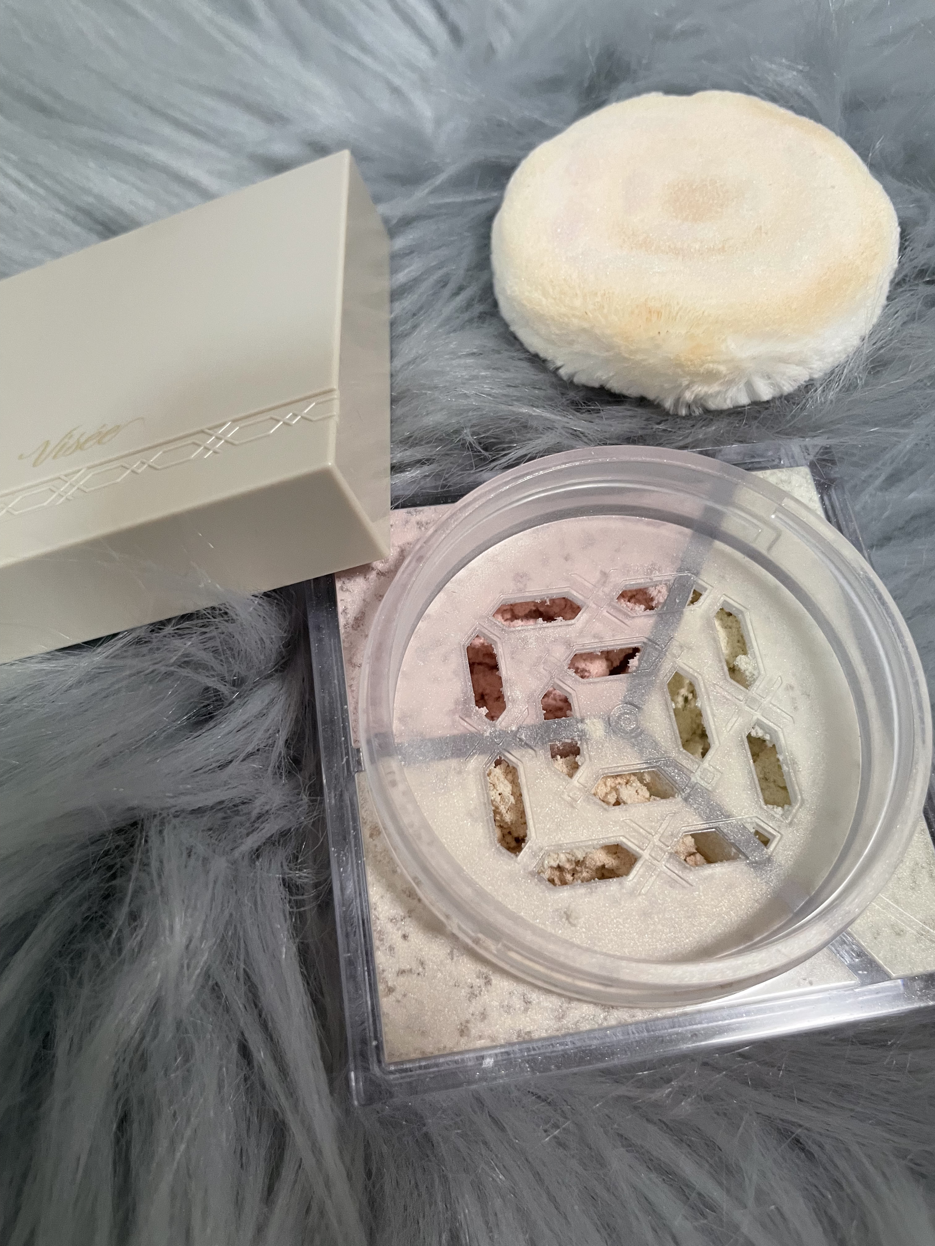 トリニタス グロウ パウダー/Visée/ルースパウダーを使ったクチコミ（1枚目）