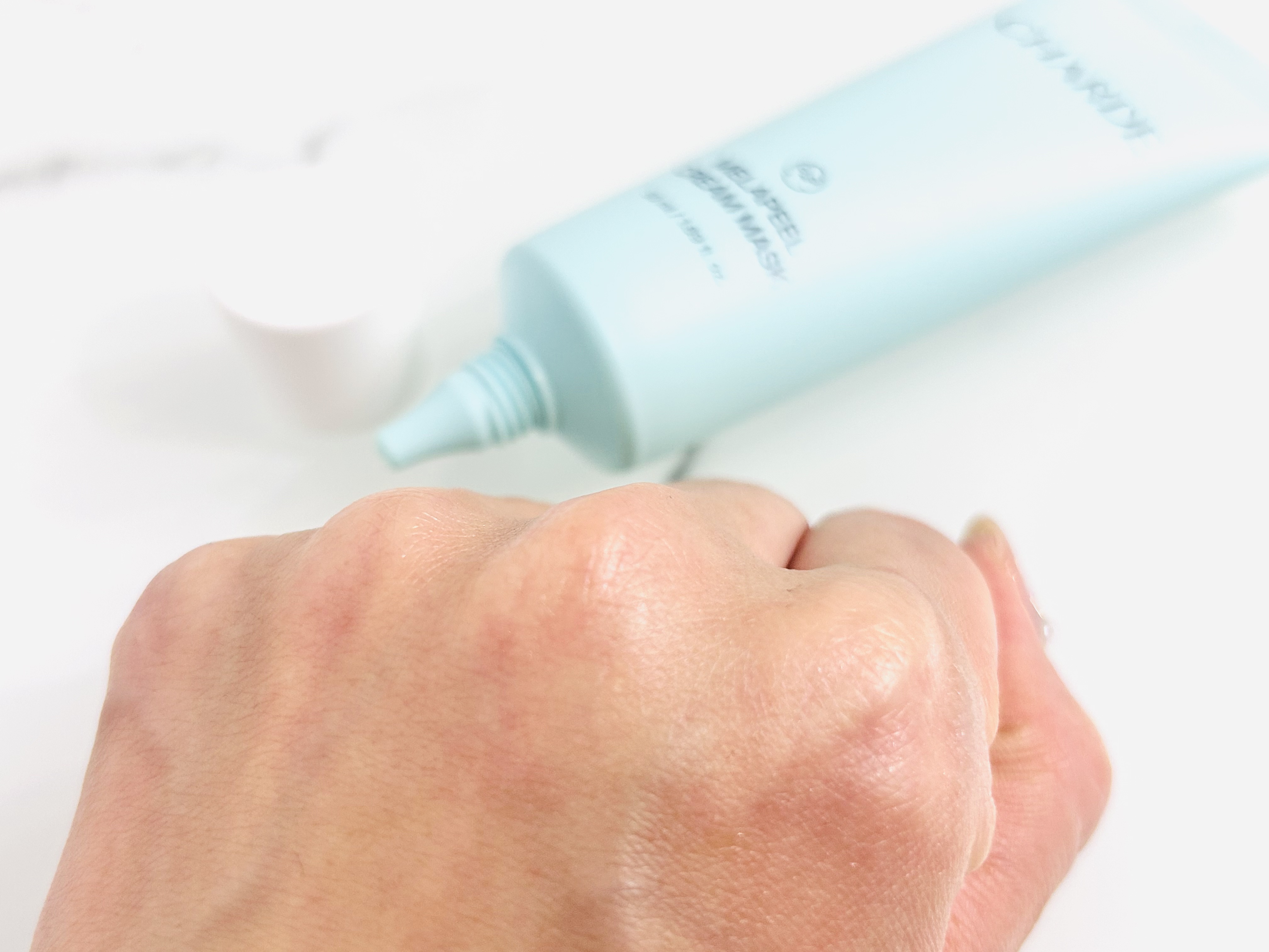 CHARDE メラピールクリームマスクのクチコミ「塗って剥がすタイプのマスクで、メラニンに着目したシミケアができるアイテム。

塗って40分置く.....」（3枚目）