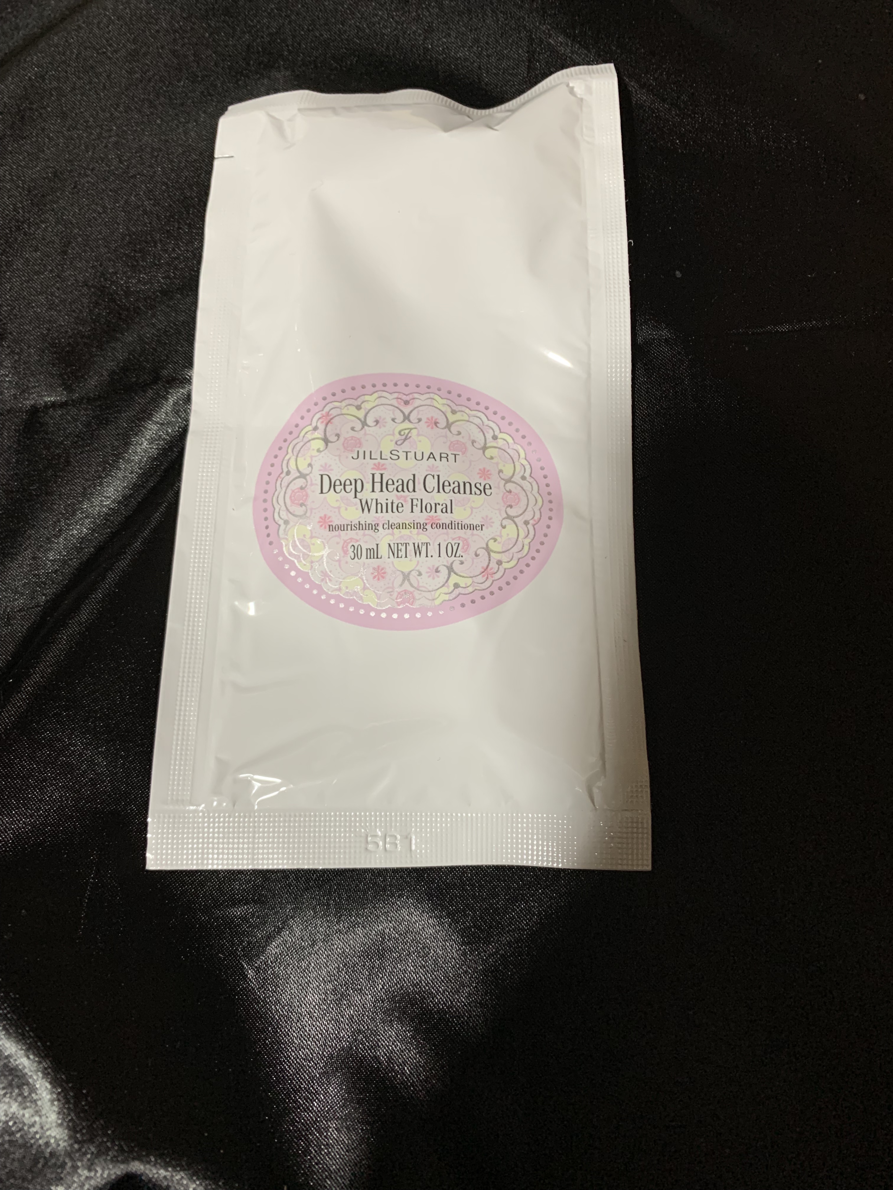 JILL STUART ディープ ヘッドクレンズ ホワイトフローラルのクチコミ「JILL STUART　ディープ ヘッドクレンズ ホワイトフローラルです！

VOCEについて.....」（1枚目）