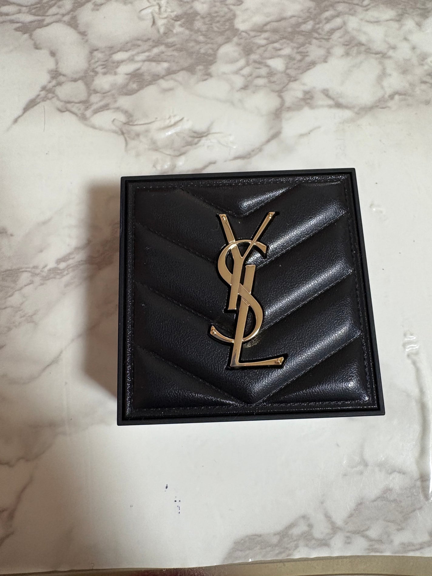 オールアワーズ ハイパールースパウダー/YVES SAINT LAURENT BEAUTE/ルースパウダーを使ったクチコミ(1枚目)