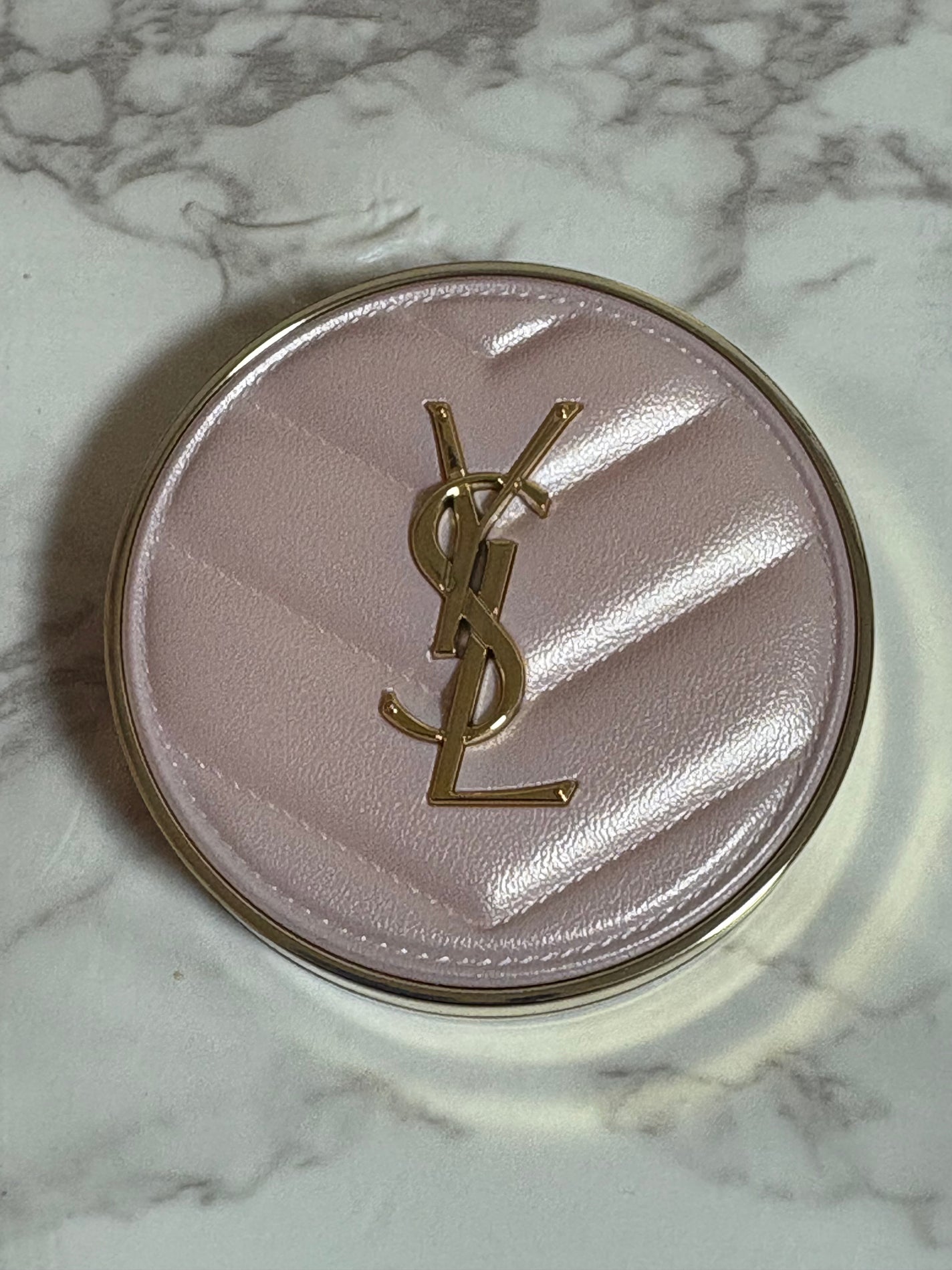 ラディアント タッチ グロウパクト/YVES SAINT LAURENT BEAUTE/クッションファンデーションを使ったクチコミ(1枚目)