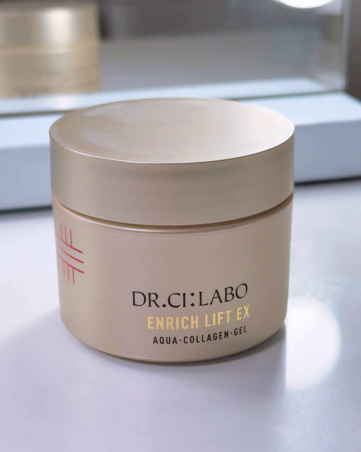 ヘアメイクみどり【YouTube】 on LIPS 「冬の乾燥や乾燥による小ジワ*1が 気になり始めた方にも ぜひ使..」(2枚目)