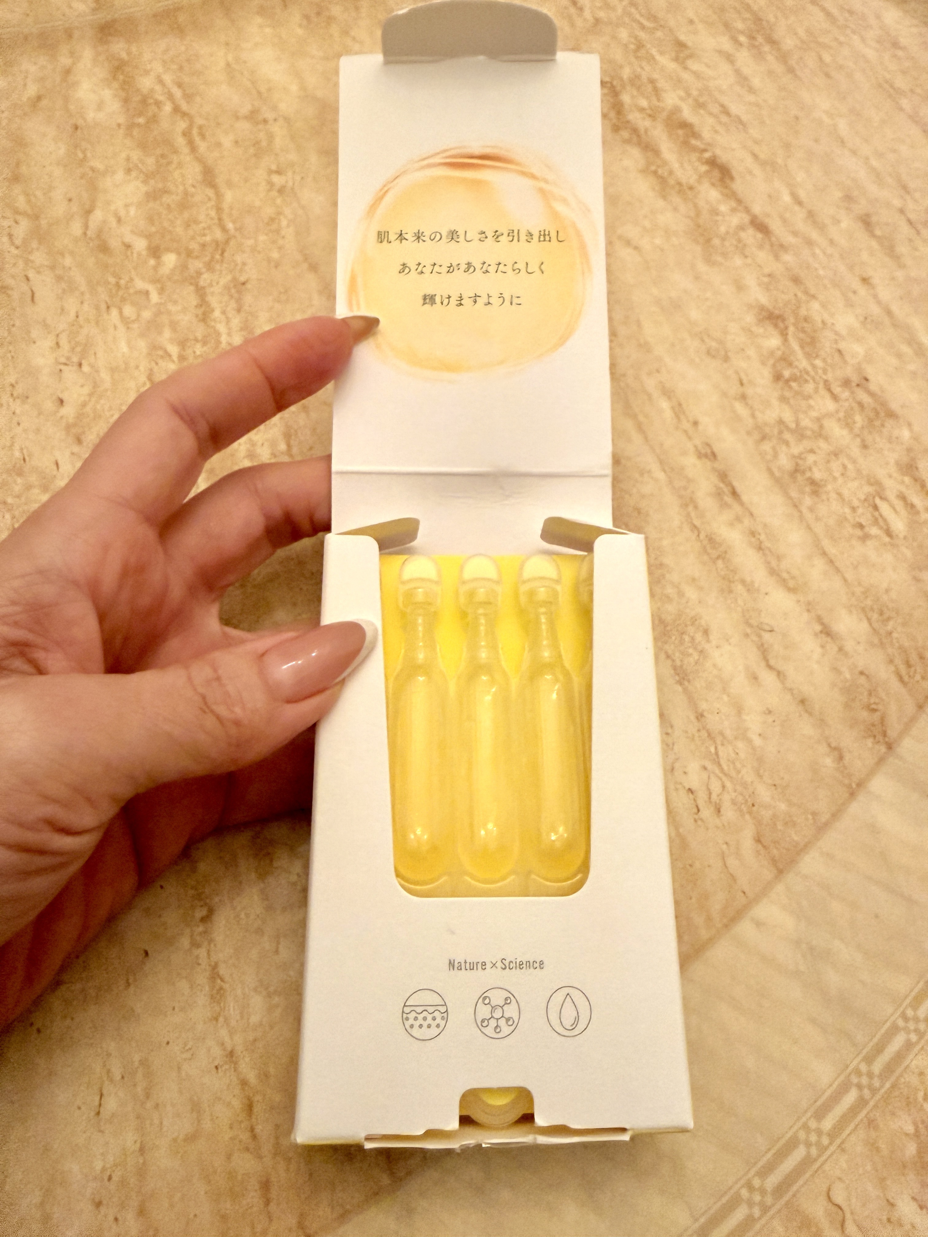 Fru:C Fru:C ビタミンドロップのクチコミ「Fru:C ビタミンドロップ5包
これは無菌密封ビタミンC美容液。
できたてビタミンCを新鮮な.....」（2枚目）