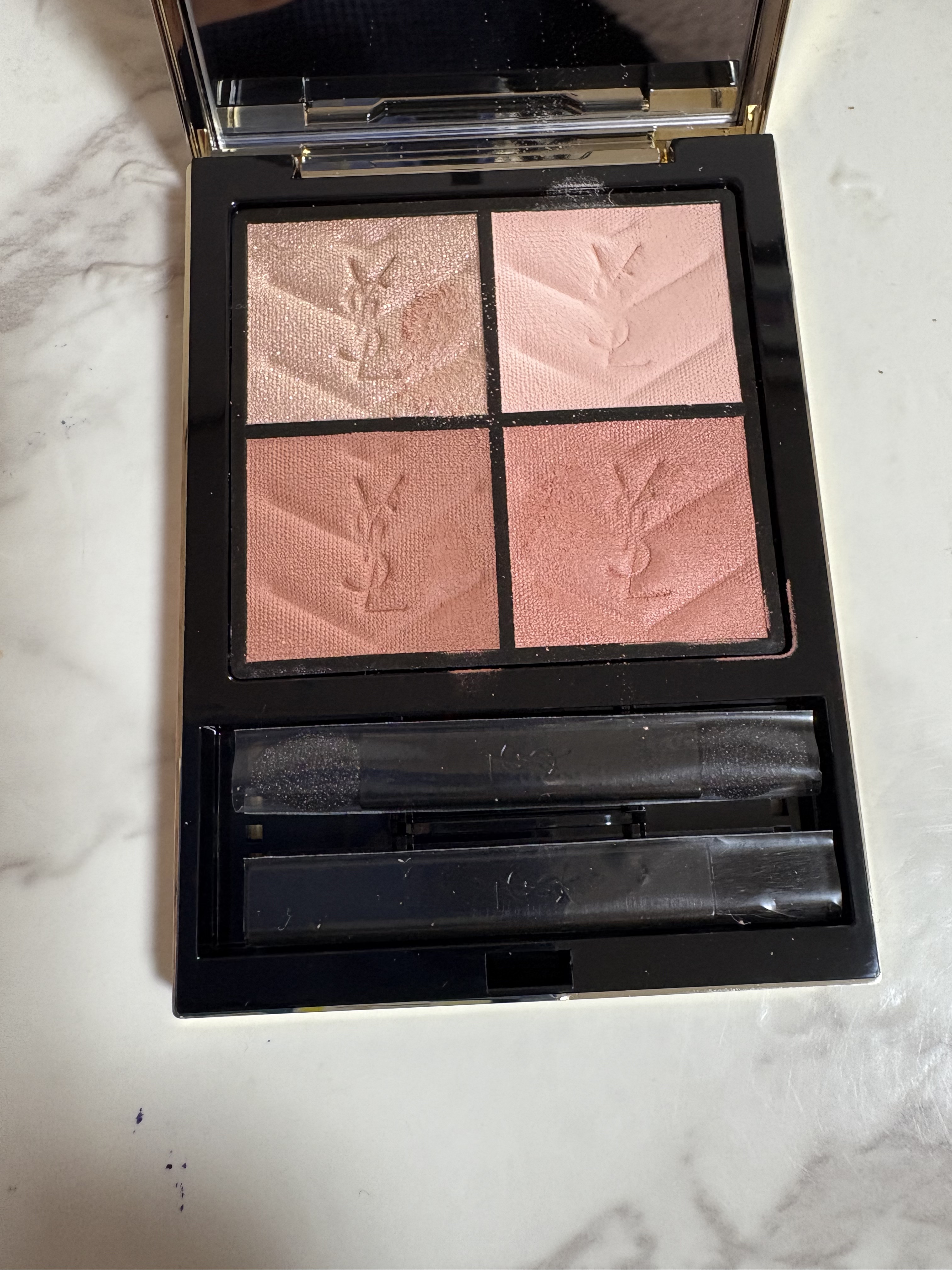 クチュール ミニ クラッチ/YVES SAINT LAURENT BEAUTE/アイシャドウパレットを使ったクチコミ（1枚目）