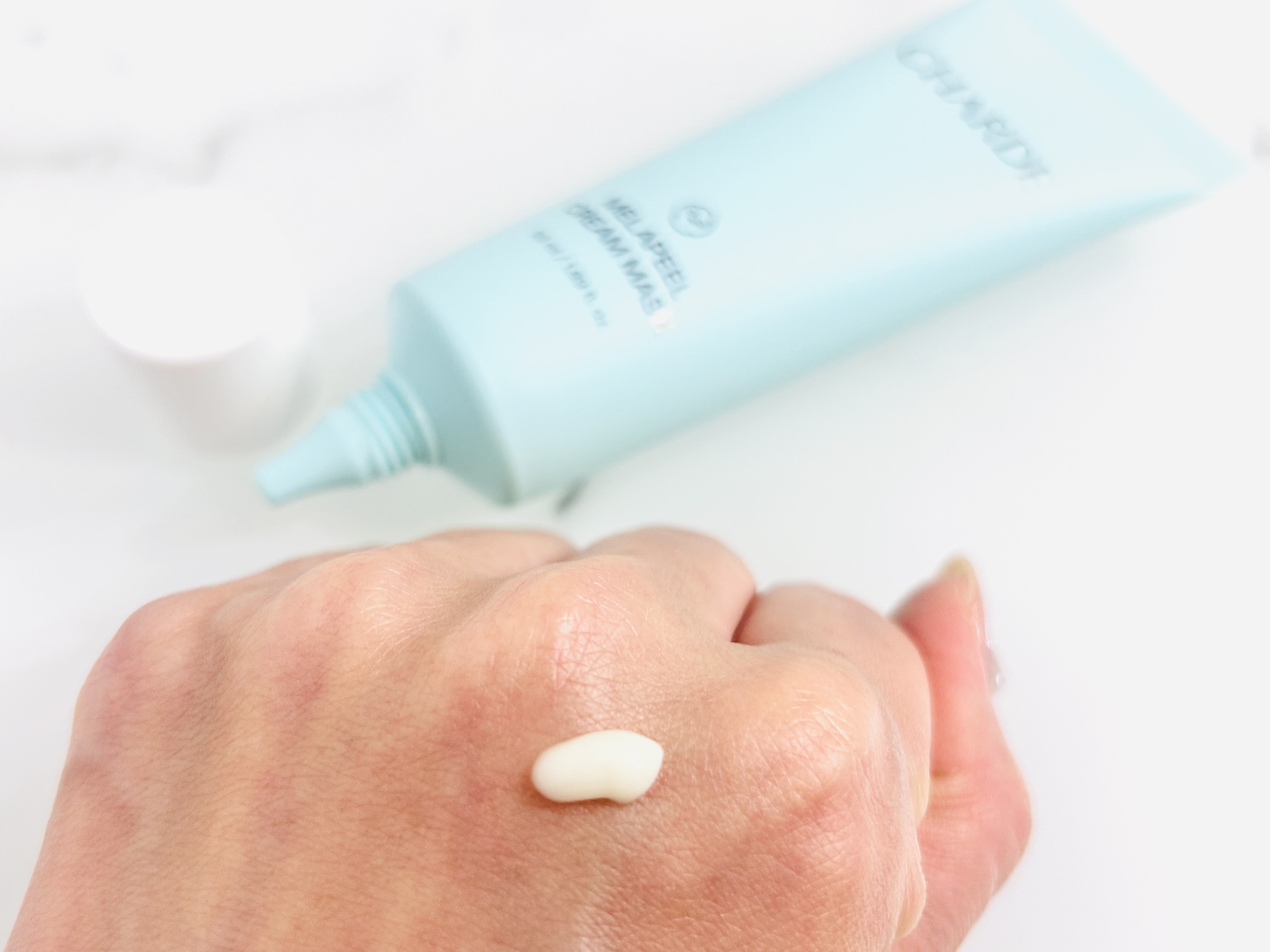 CHARDE メラピールクリームマスクのクチコミ「塗って剥がすタイプのマスクで、メラニンに着目したシミケアができるアイテム。

塗って40分置く.....」（2枚目）