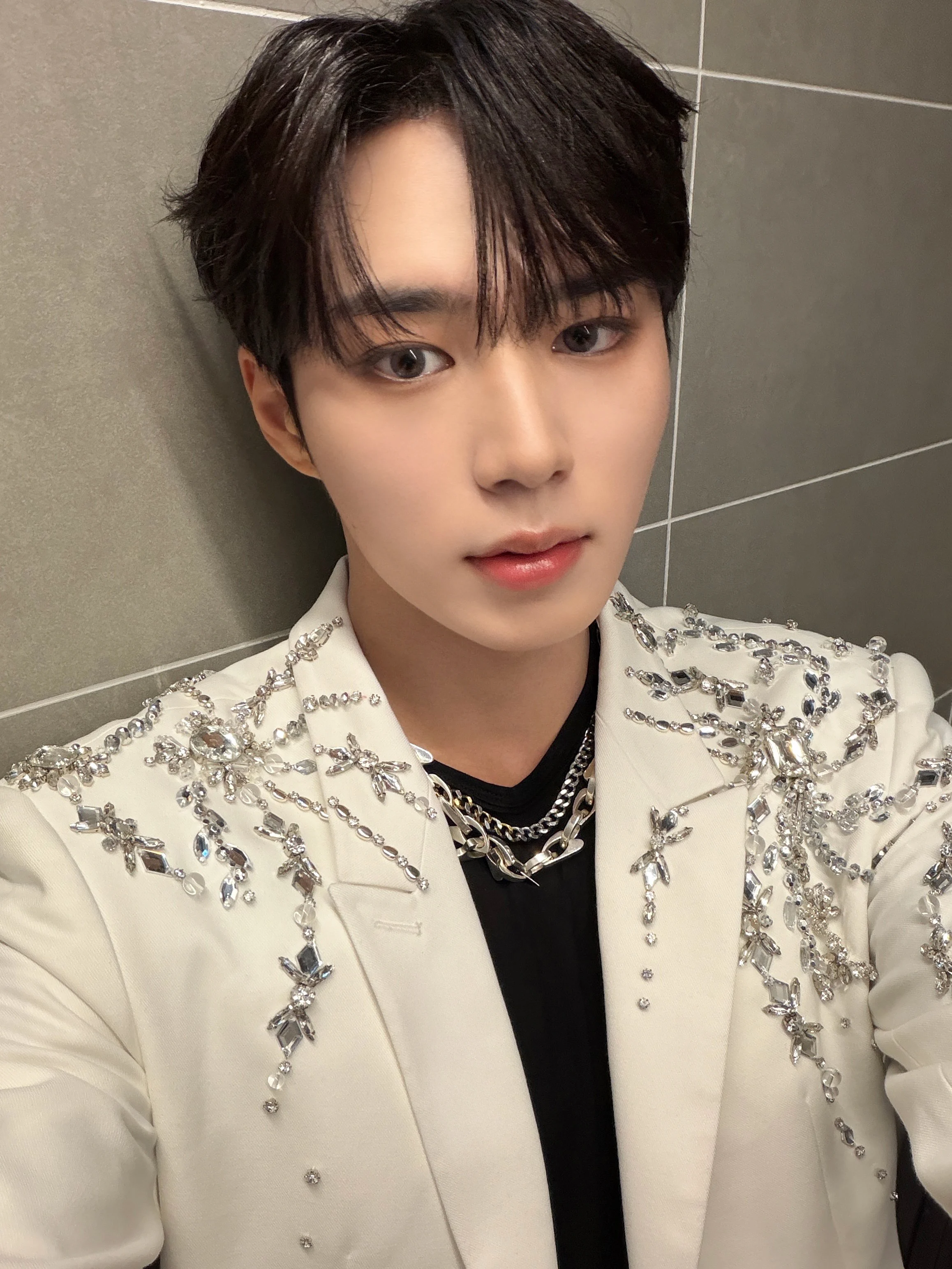 ALLYZ와 MAMA를 함께할 수 있어서 정말 행복했어요!! 
소중한 추억을 만들어주셔서 진심으로 감사합니다🤗🫶 저희 FORMULA 많이 사랑해 주세요!! 
추운데 옷 따뜻하게 입고 감기 조심하세요🍀🤍