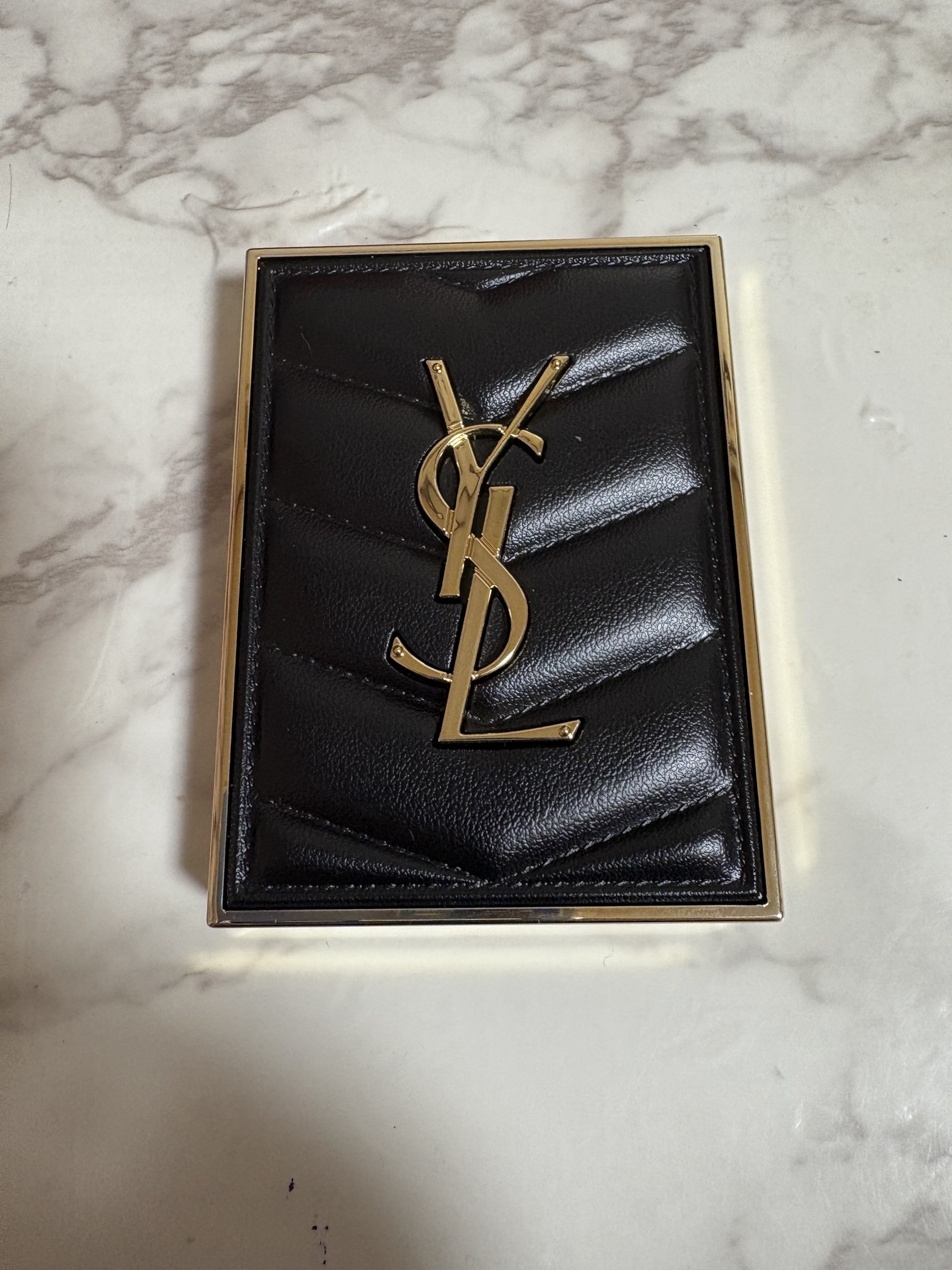 クチュール ミニ クラッチ/YVES SAINT LAURENT BEAUTE/アイシャドウパレットを使ったクチコミ（3枚目）