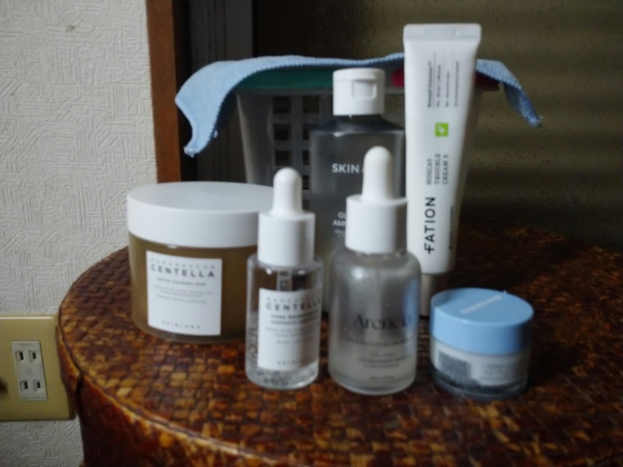 🌅朝のスキンケア 記録用

SKIN1004センテラ クイックカーミングパッド➔SKIN&LABグルタチオンアンプルトナー➔SKIN1004
トーンブライトニング カプセルアンプル、アレンシアライスグローもちセラム30➔FATIONノスカ