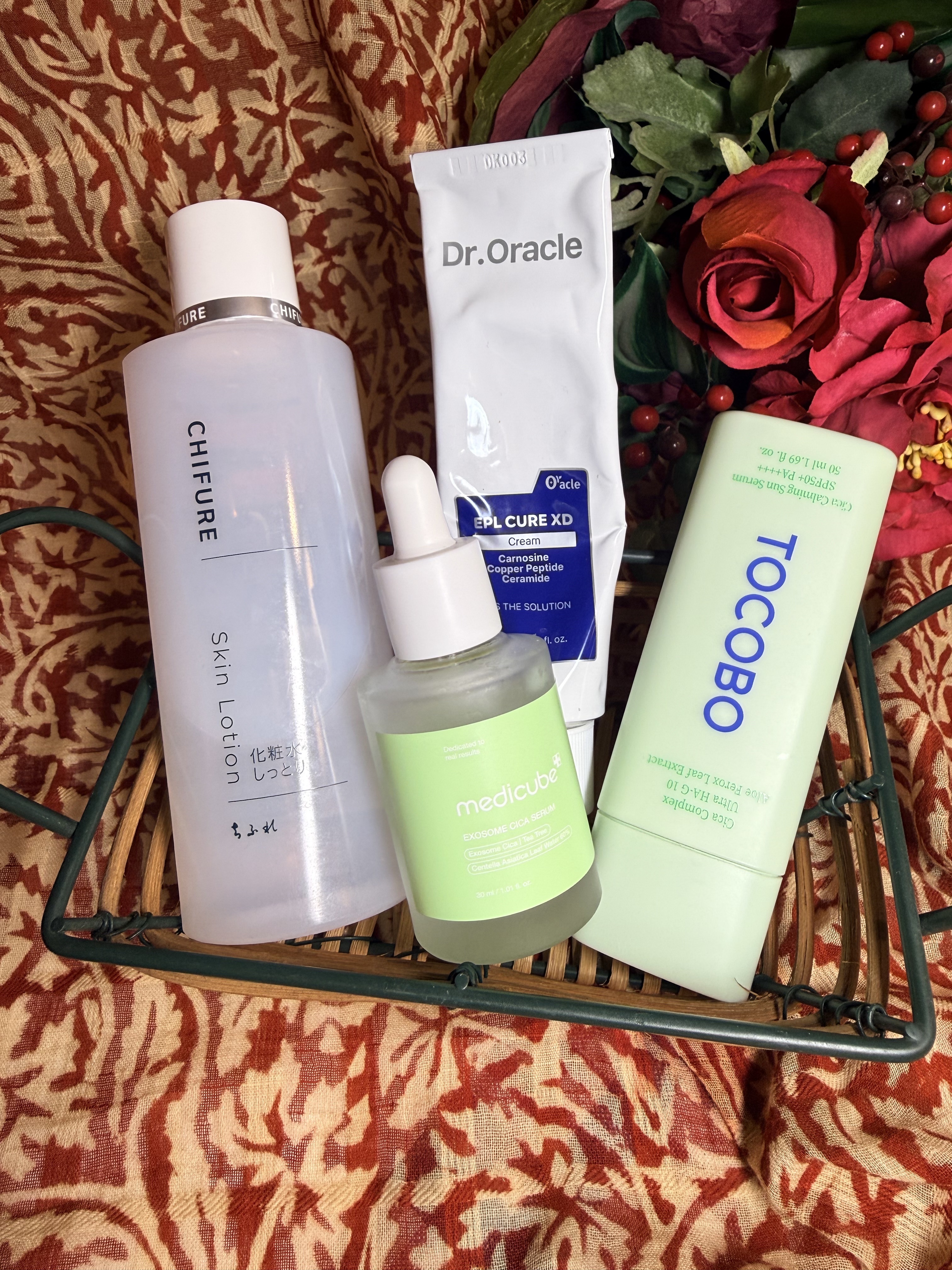 全国８人くらいのしのちビューティーファンの皆さまごきげんよう

珍しく早起きできたわたしです
年末使い切り大作戦も順調よ！！！

👶🏻化粧水
ちふれ
保湿化粧水 しっとりタイプ

👶🏻美容液
MEDICUBE
エクソソームシカ アン