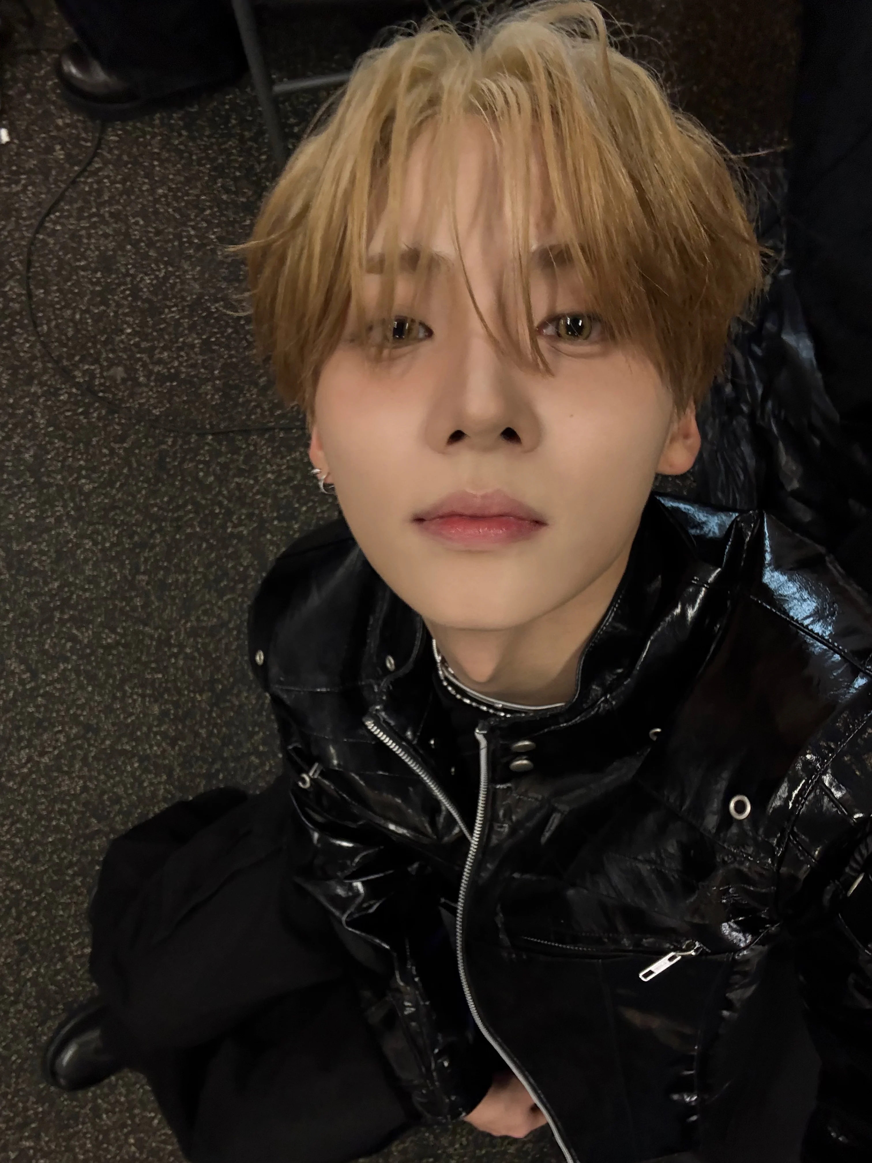 앨리즈~ 우리의 첫 무대를 함께해 줘서 진심으로 고마웠어요. 
사실 정말 많이 긴장했는데 엔딩 포즈로 마무리를 짓기까지의 여러분의 엄청난 응원과 함성소리에 그 
긴장감을 조금은 덜고 보여드릴 수 있었던 것 같아요. 