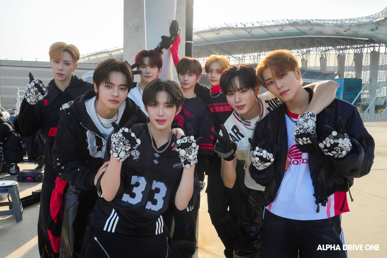 'FORMULA PERFORMANCE VIDEO' Behind Photo

part1

#archive#formula