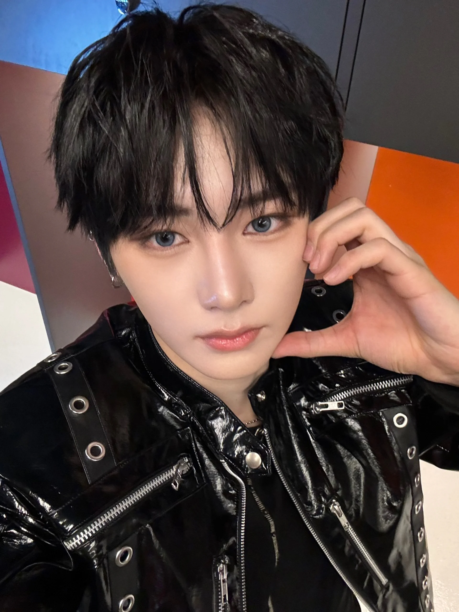 이번에 MAMA 무대에서 ALLYZ들에게 FORMULA를 보여드릴 수 있어서 정말 행복합니다🥰🥰
🥰  
여러분도 앞으로의 무대들을 많이 기대해 주세요. 저희도 열심히 해서 다음 무대 때 더 좋은 모습 보여드
리