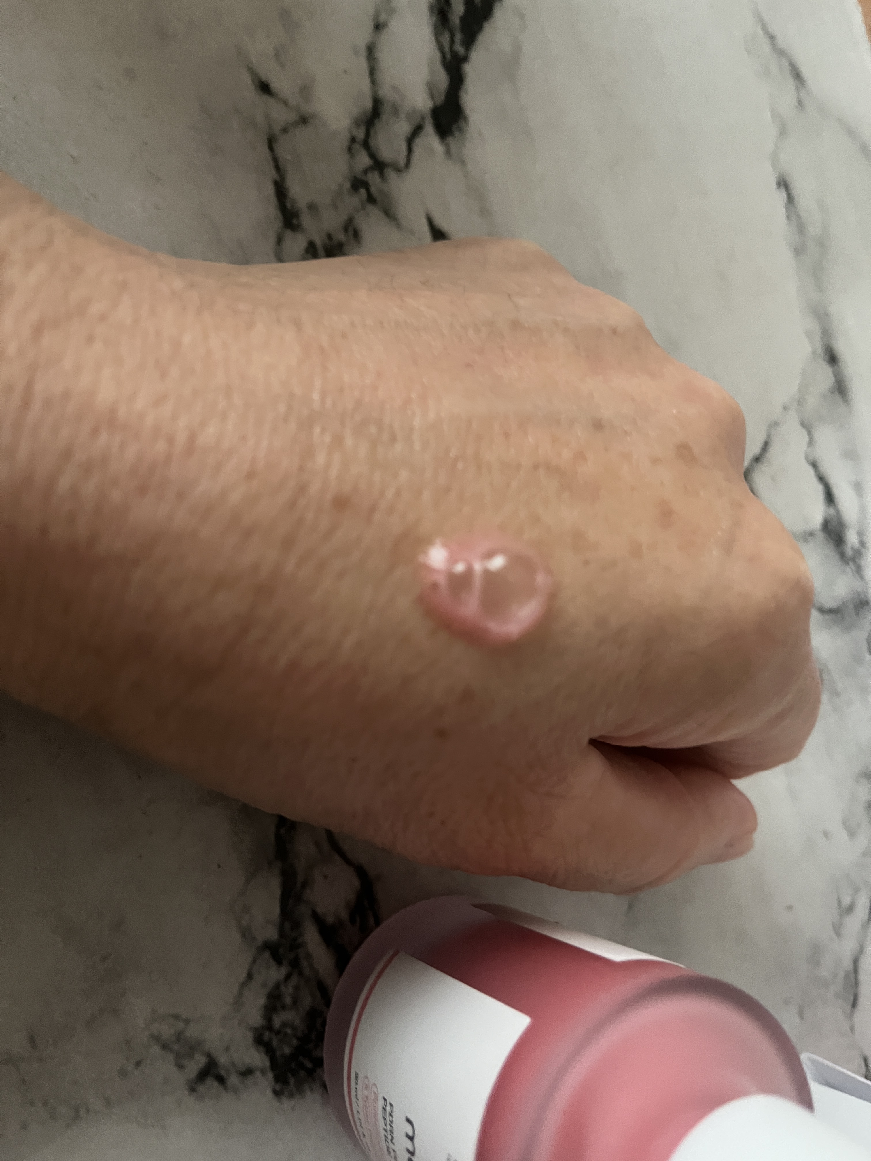 PDRNピンクアンプル PDRN 10,000ppm配合/MEDICUBE/美容液を使ったクチコミ（3枚目）