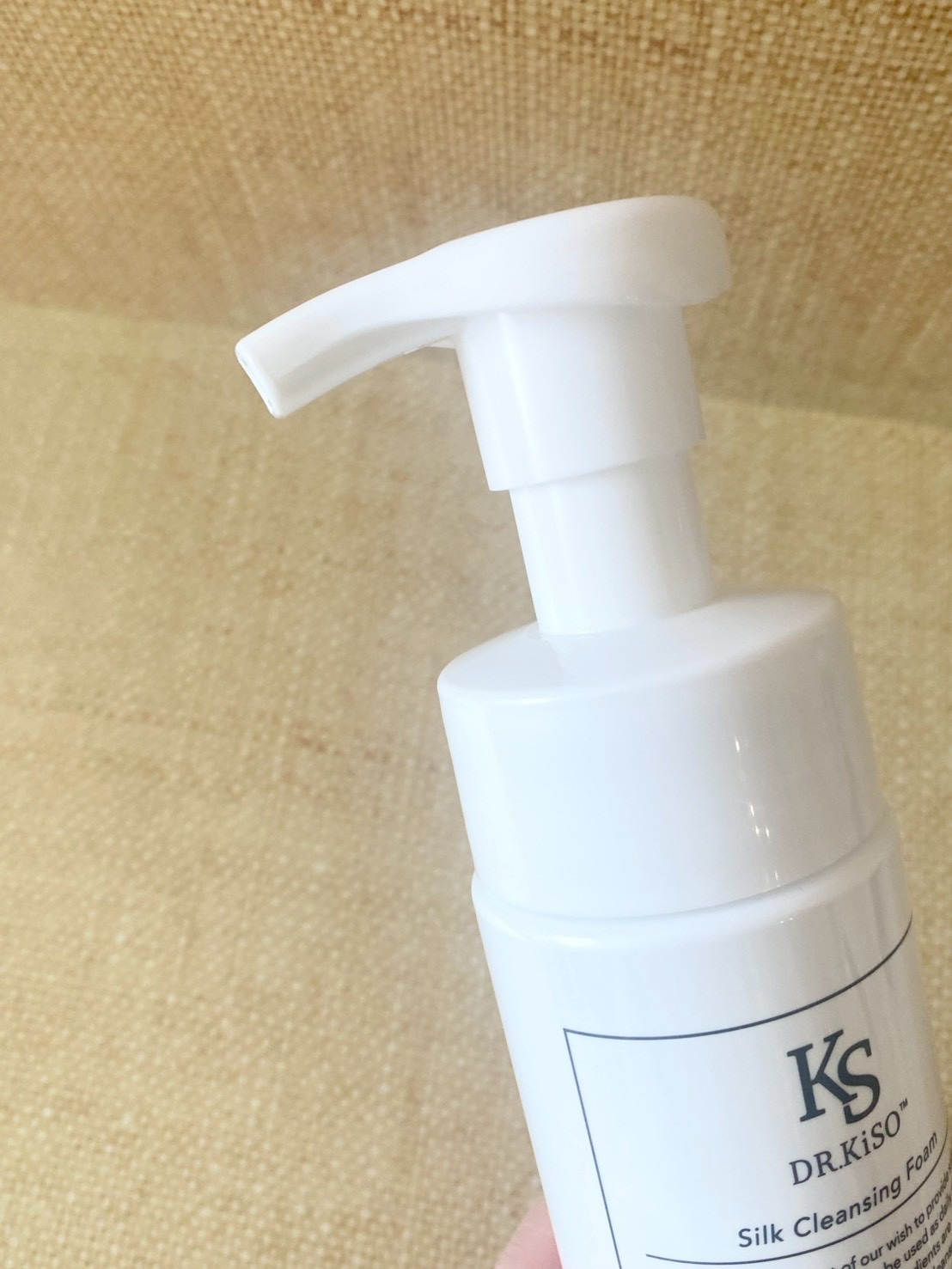 DR.KiSO™ シルククレンジングフォームのクチコミ「パウチタイプになっていて、
別売りの容器にうつしてから使います。

メイクも落とせるクレンジン.....」（3枚目）