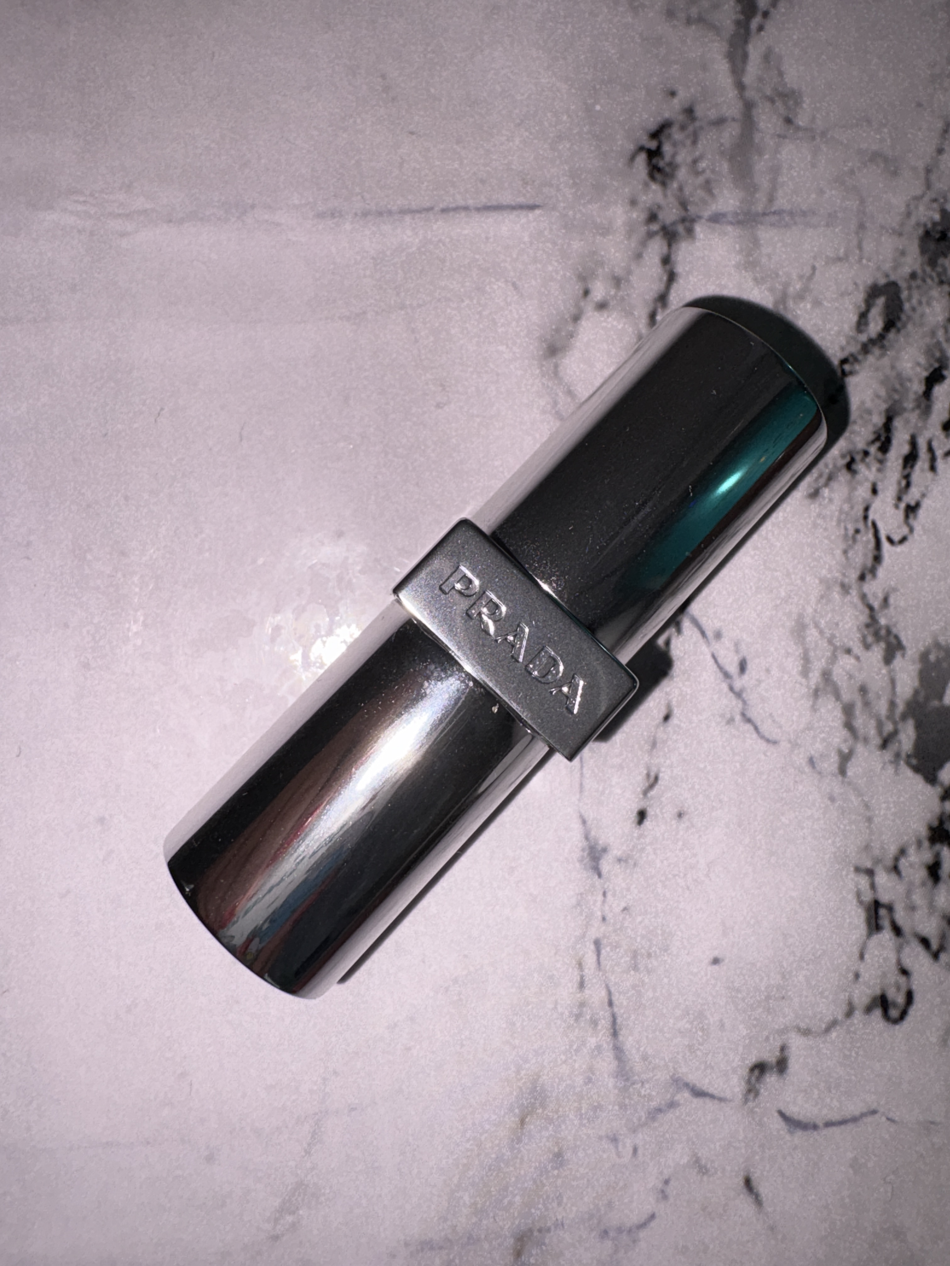 リップ バーム ブラッシング ケア/PRADA BEAUTY/リップバームを使ったクチコミ（1枚目）