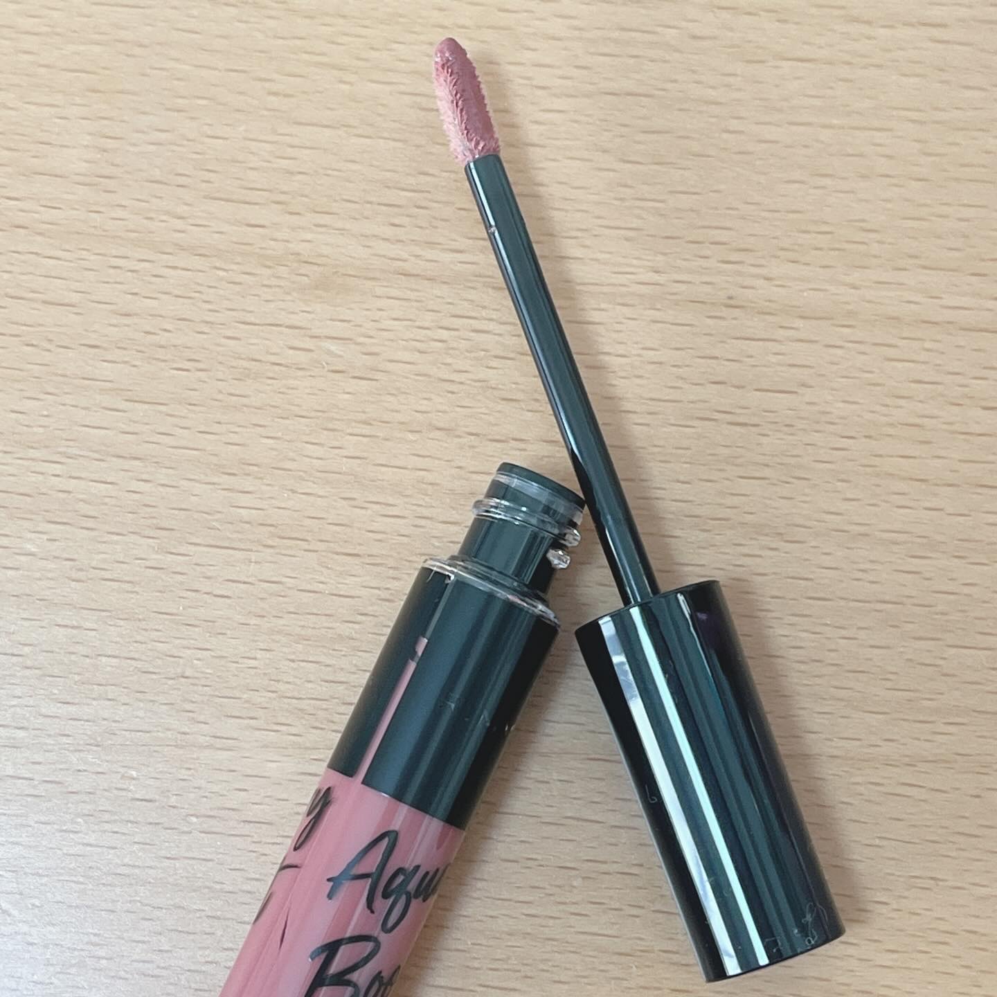 アクアリィ ブースト リップラッカー/リンメル ロンドン/リップグロスを使ったクチコミ（2枚目）