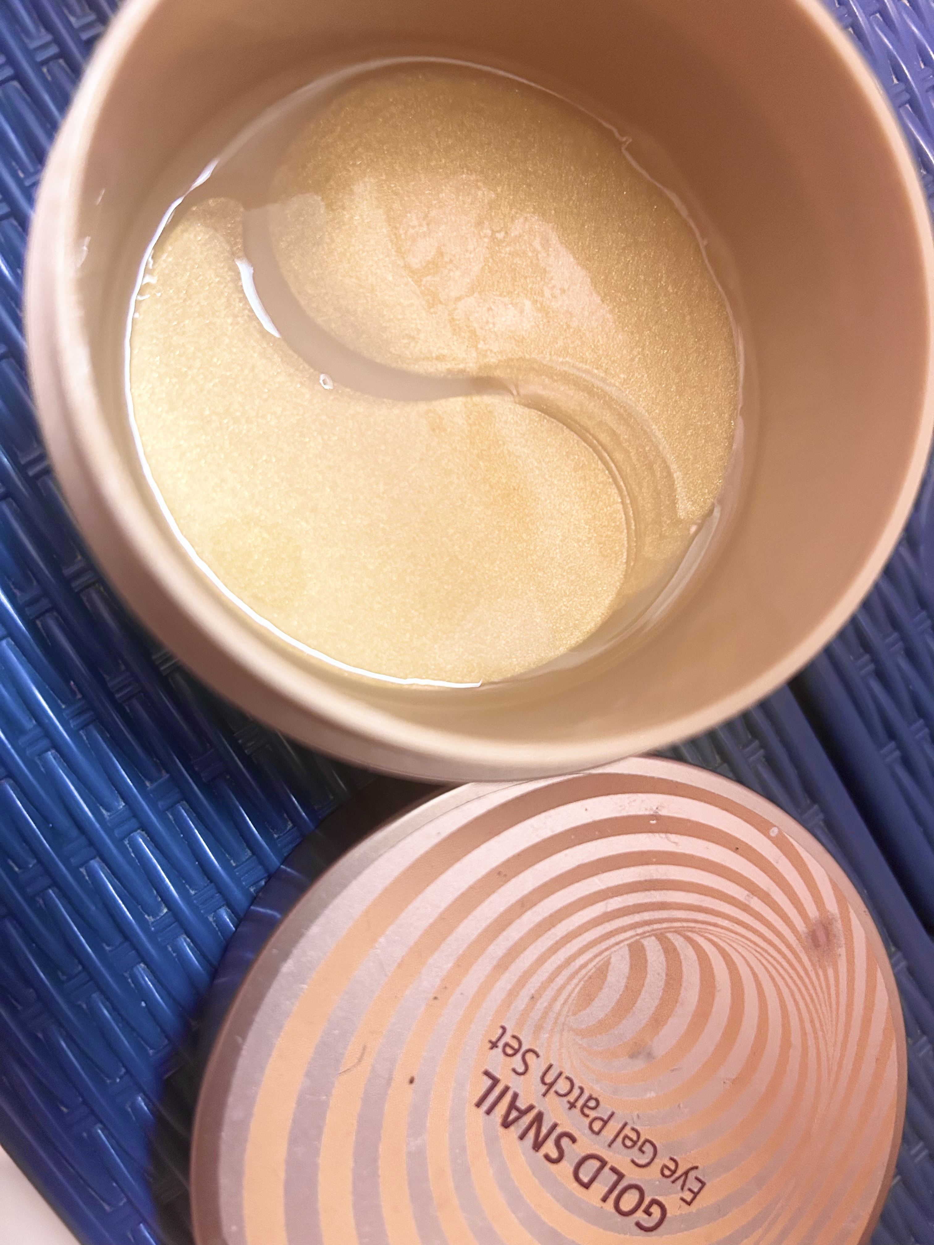 ゴールドスネイルアイゲルパッチセット/the SAEM/アイケア・アイクリームを使ったクチコミ（1枚目）