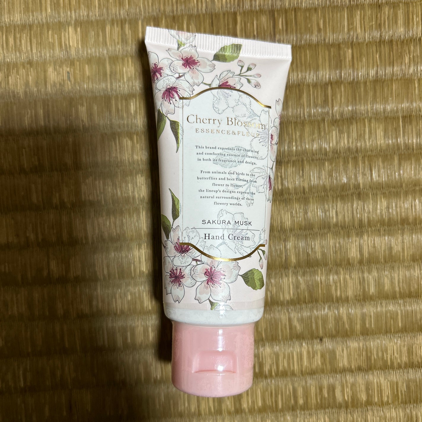 Ryuki*フォロバ on LIPS 「#未開封のハンドクリーム出てきたwww✼••┈┈••✼••┈┈..」(1枚目)