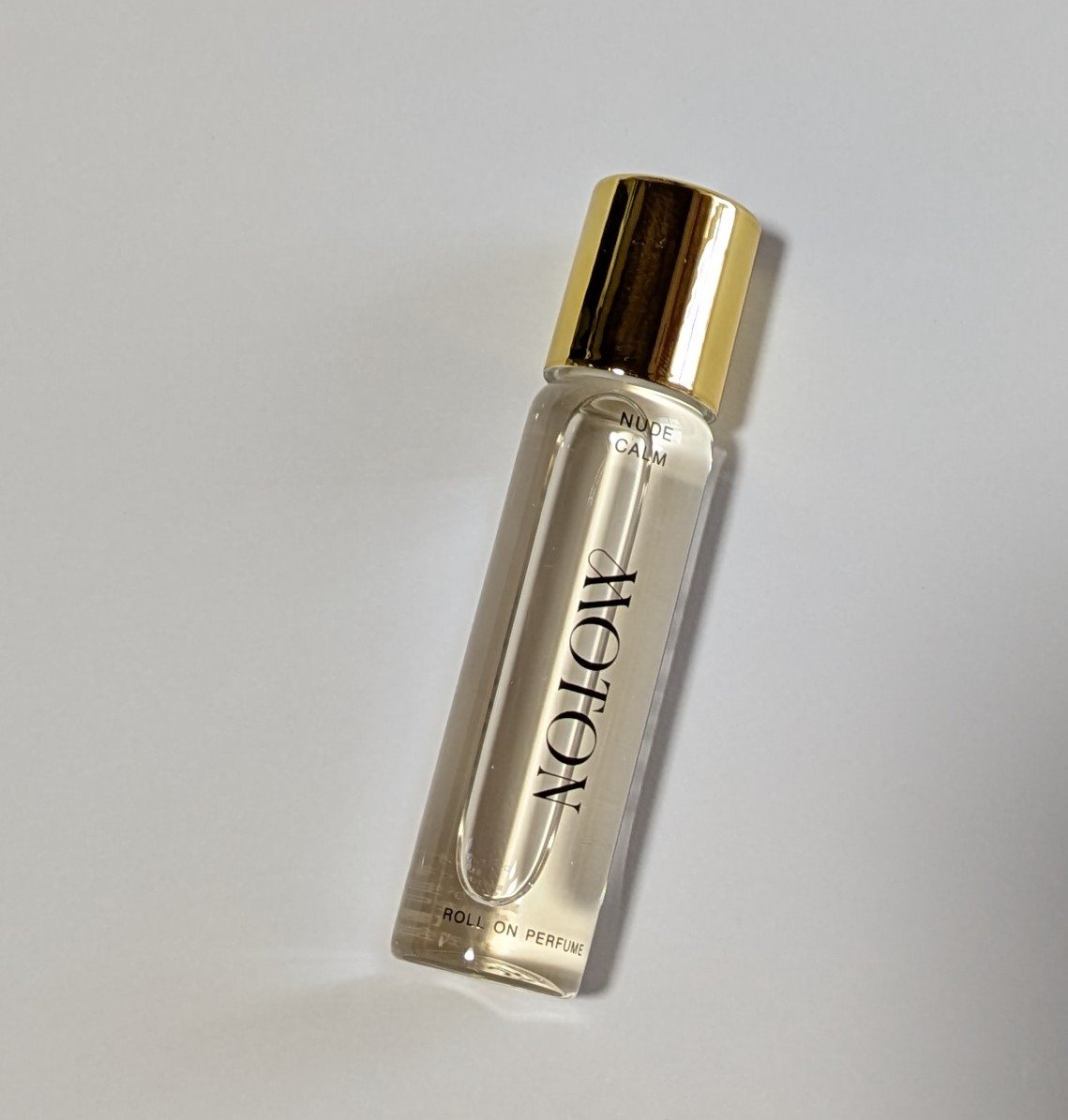 MOTON ロールオンパフューム NUDE CALMのクチコミ「　ずっと欲しかったMOTONの香水。NUDE CALMは上品で落ち着いた花の香りがします。本当.....」（1枚目）