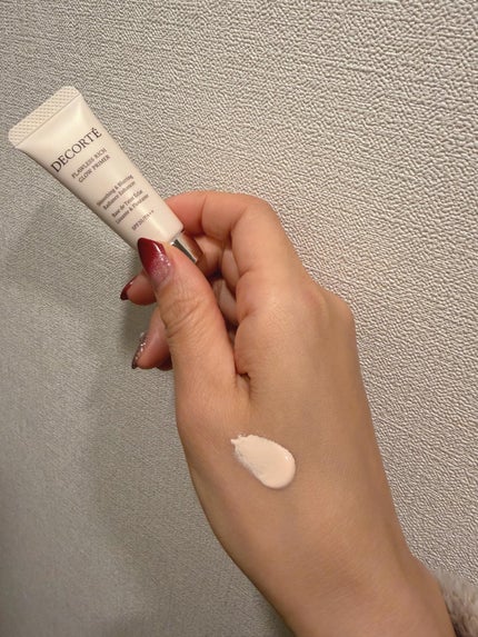 DECORTÉ フローレススキン グロウライザーのクチコミ「.
コスメデコルテ
フローレススキングロウライザー🌸
お気に入りの下地。
うまく言えないんだ.....」(2枚目)