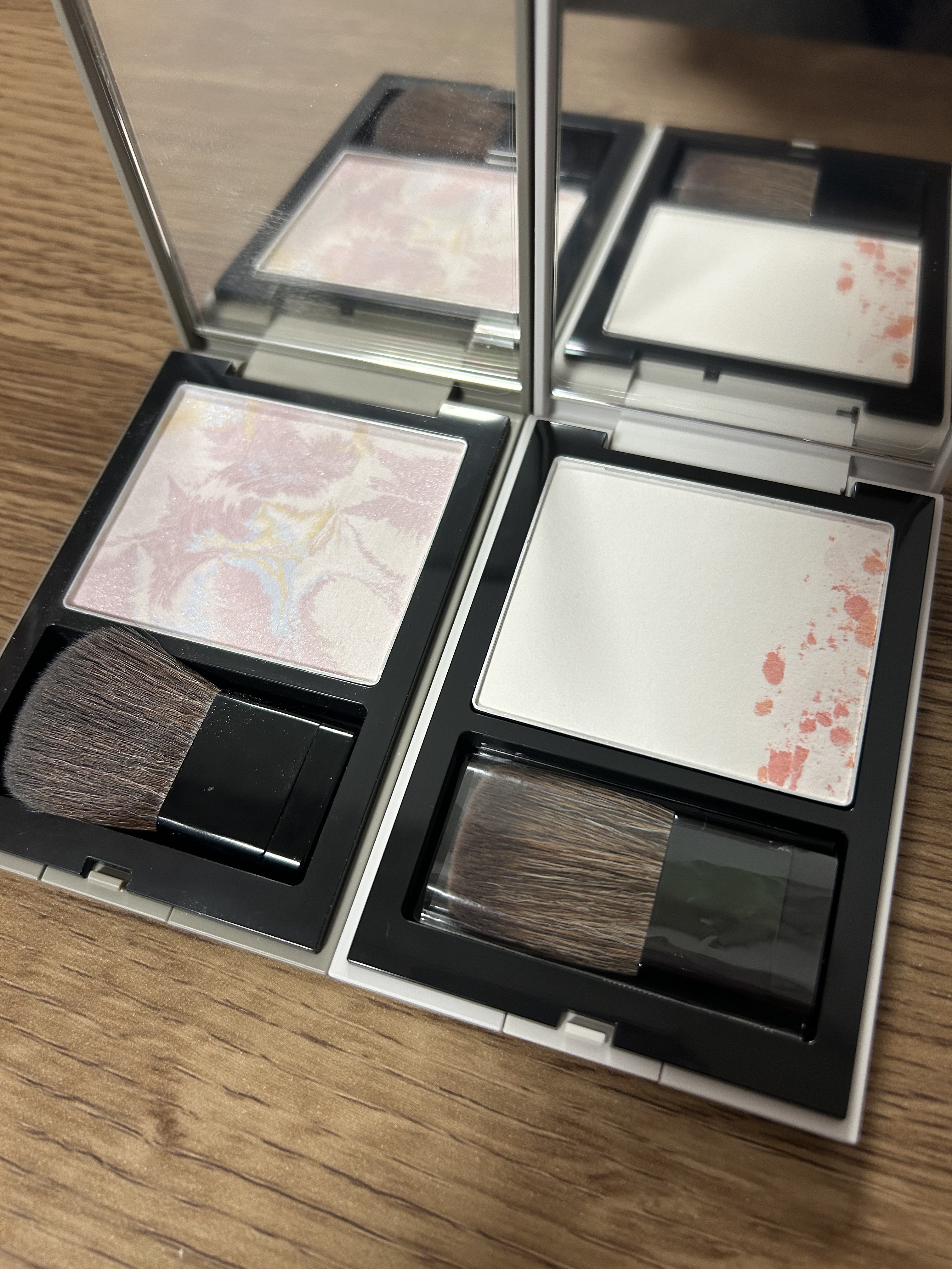 THREE ディスコーダントダンス フェイスパウダー/THREE/プレストパウダーを使ったクチコミ（3枚目）