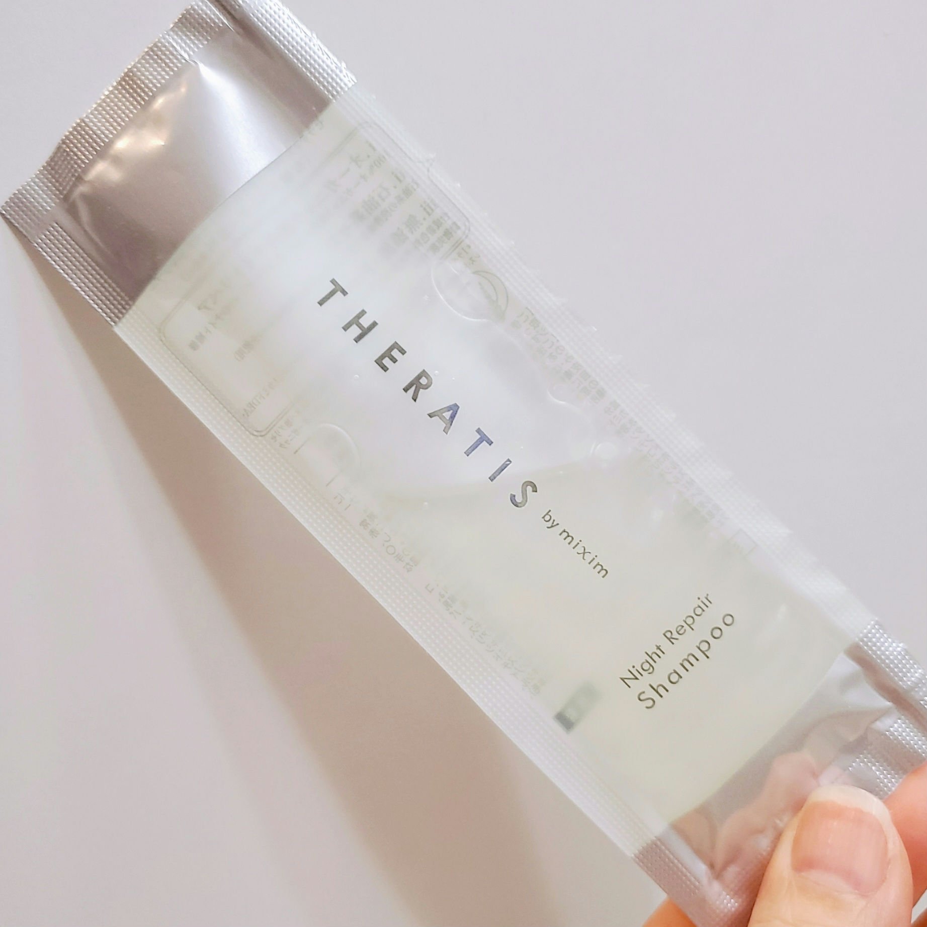 THERATIS ナイトリペア シャンプー/ヘアトリートメントのクチコミ「軽やかな仕上がりだけどまとまりも感じる
洗髪時のキュッとした感じがなければかなり好み

🩶TH.....」（2枚目）