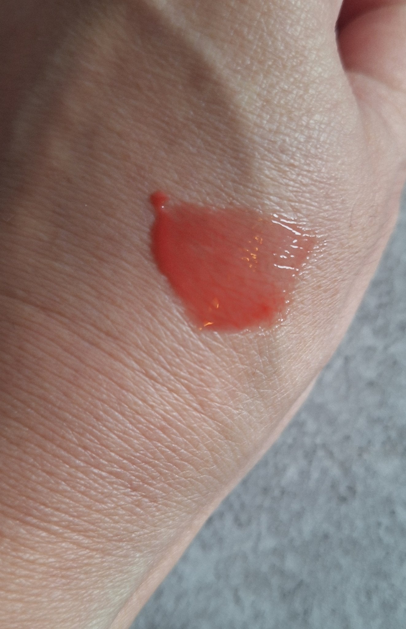 フィー 3Dボリューミンググロス/fwee/リップグロスを使ったクチコミ(3枚目)