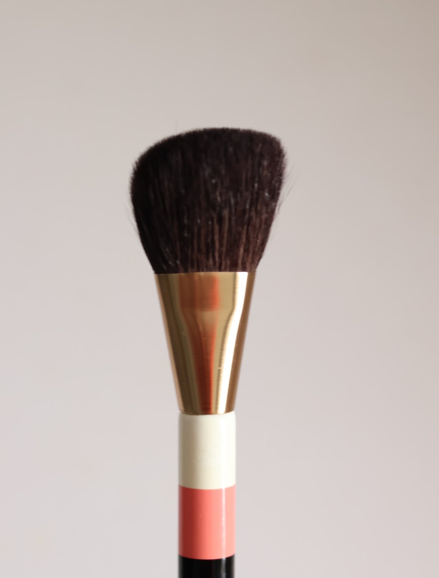 mina on LIPS 「天才的かわいさ🧡クリスマスプレゼントにエルメスのチークブラシを..」(3枚目)