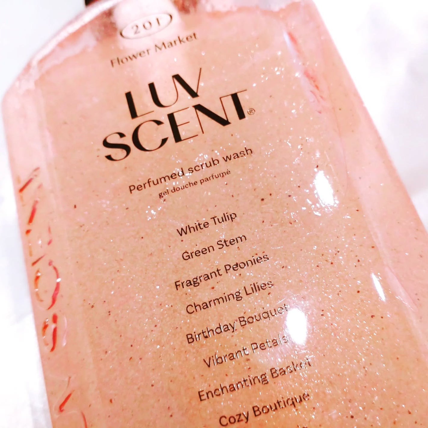 スクラブボディウォッシュ フラワーマーケット ホワイトチューリップ/LUV SCENT/ボディスクラブを使ったクチコミ(4枚目)