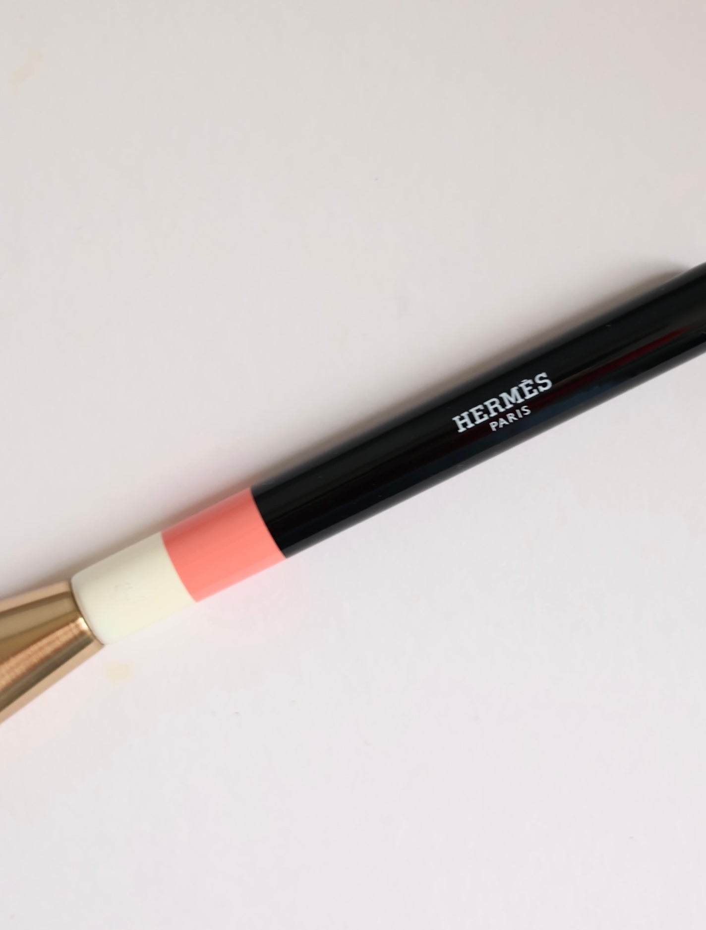 mina on LIPS 「天才的かわいさ🧡クリスマスプレゼントにエルメスのチークブラシを..」(6枚目)