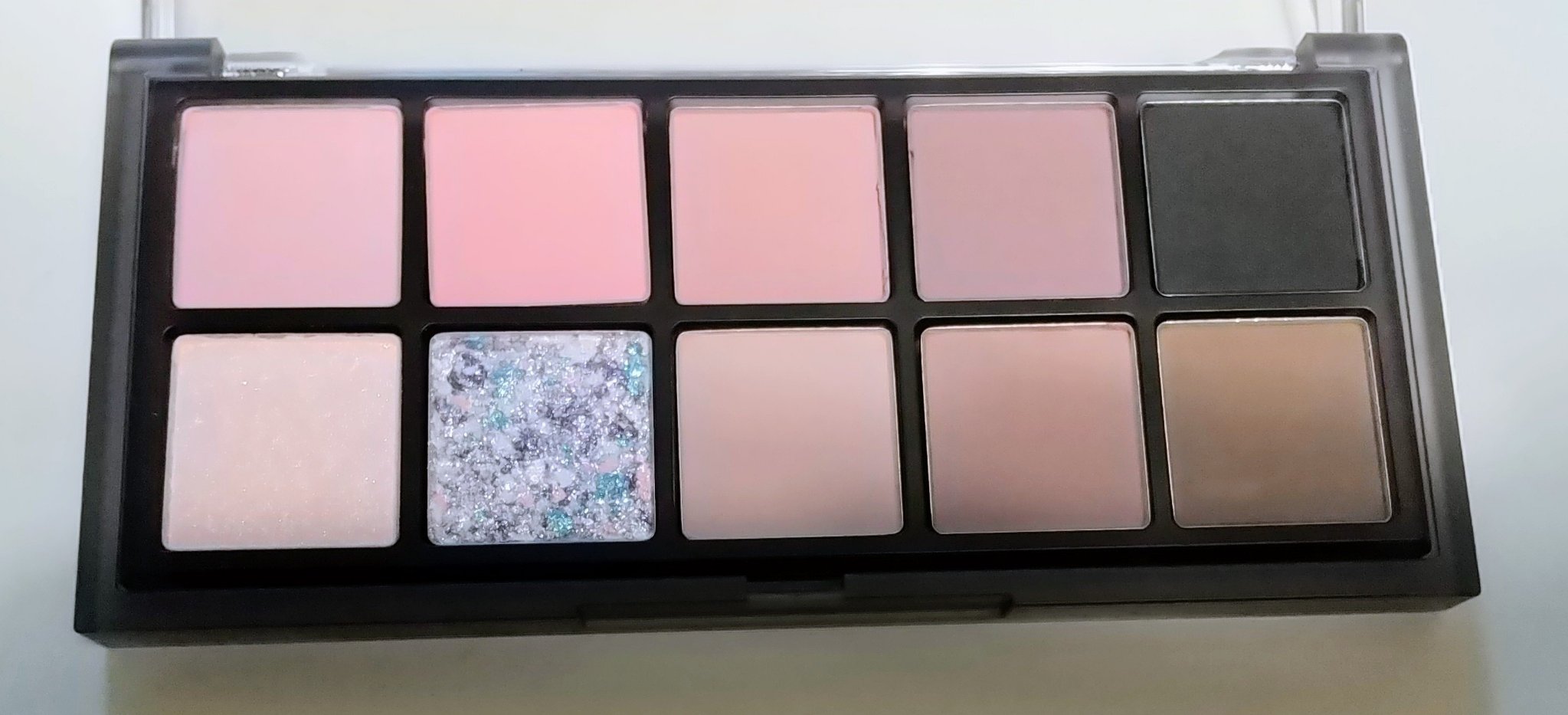 ベターザンパレット 11 チキチキガーデン（BLACK EDITION）/rom&nd/アイシャドウパレットを使ったクチコミ（2枚目）