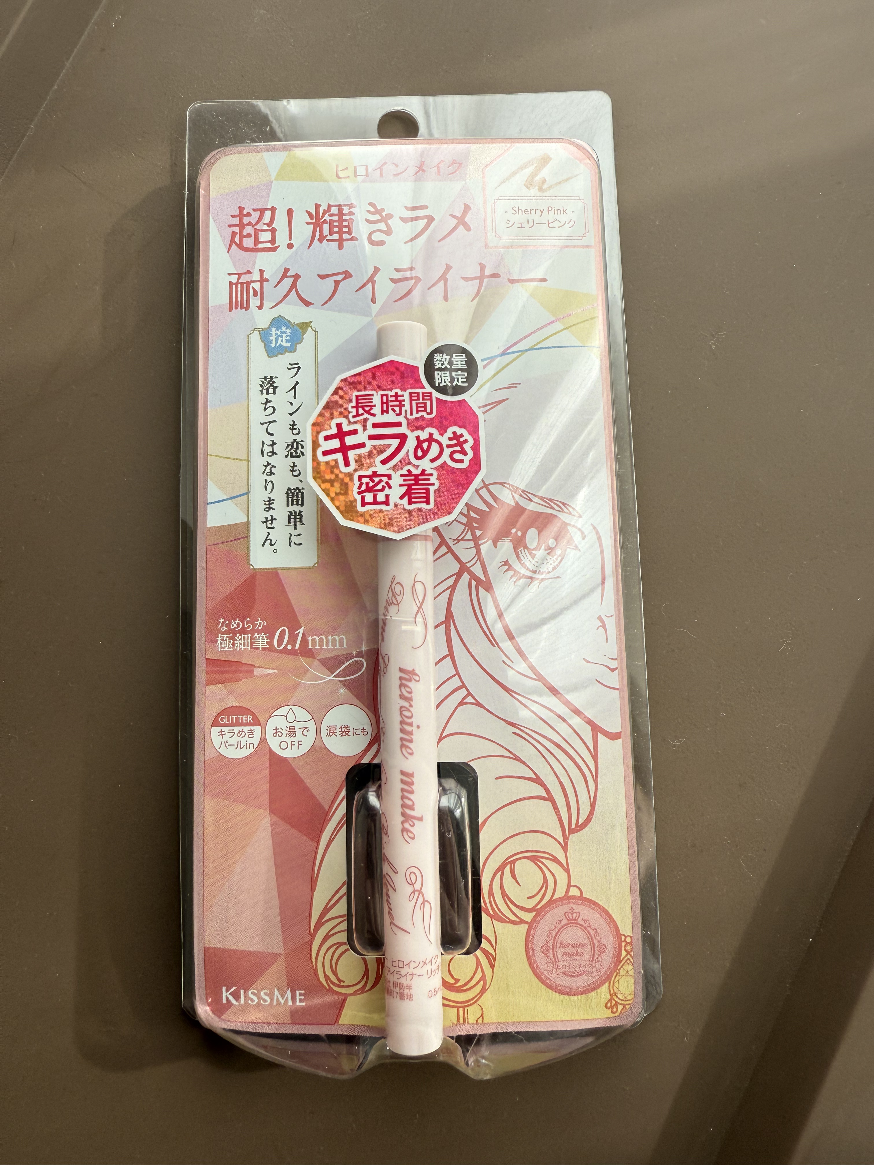 ヒロインメイク
プライムリキッドアイライナー リッチジュエル
06シェリーピンク



再販で購入したはず！！



使い切ったのかな？


なんか液漏れしちゃってたかも？？

だから減りが早かったかな？？


可愛いけどリピはなしかな？？