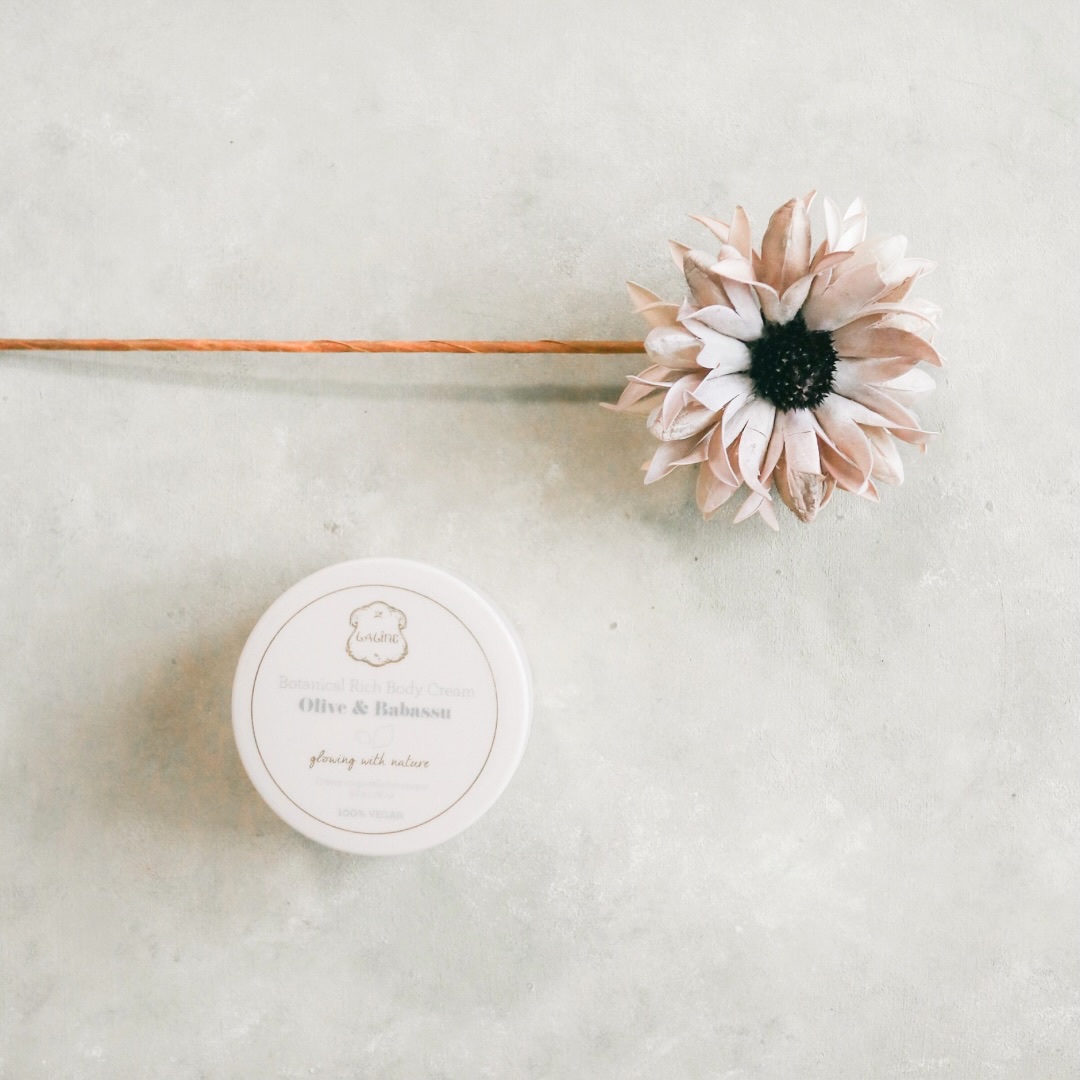 オリーブ＆ババス ボタニカル リッチボディクリーム/Laline/ボディクリームを使ったクチコミ（2枚目）