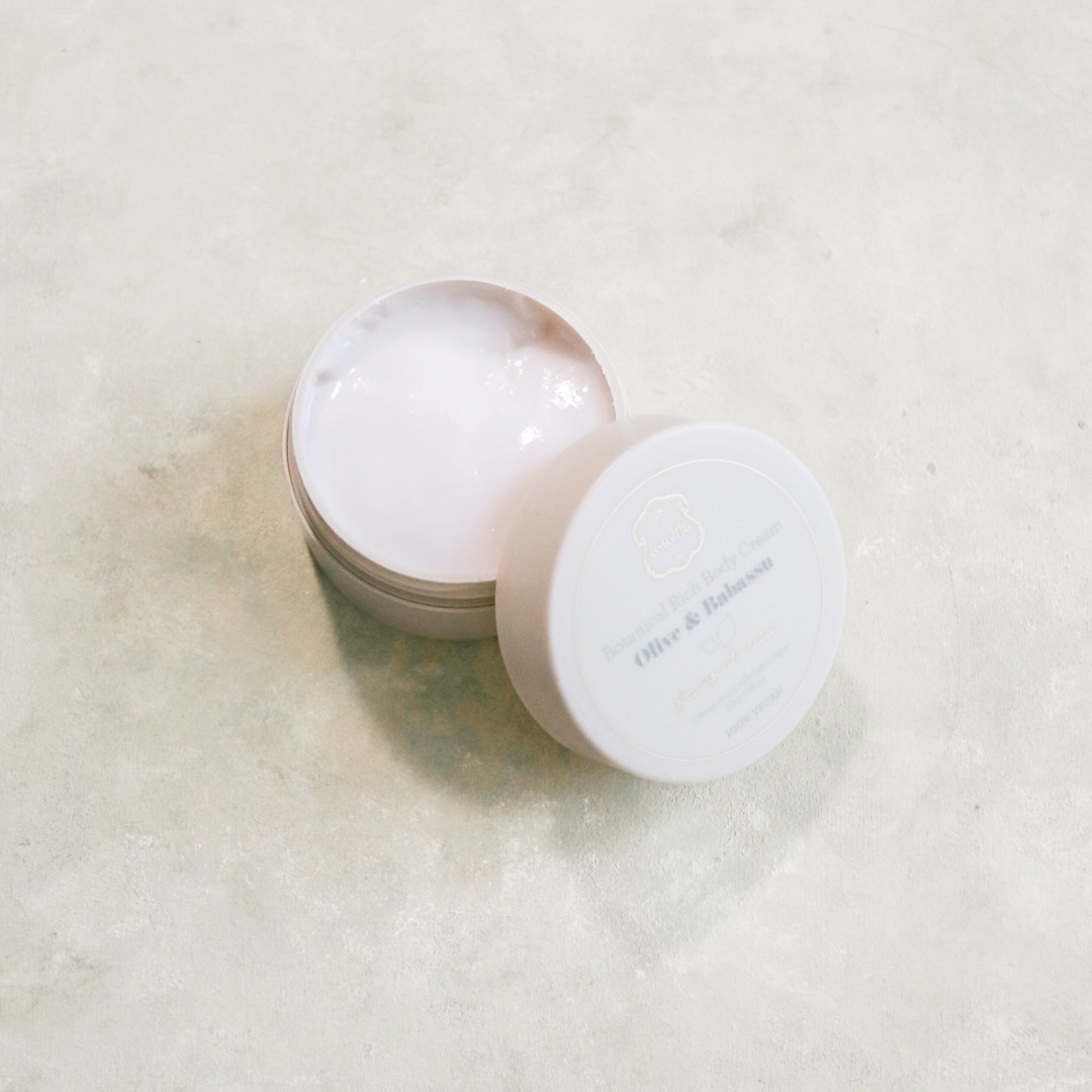 オリーブ＆ババス ボタニカル リッチボディクリーム/Laline/ボディクリームを使ったクチコミ（3枚目）