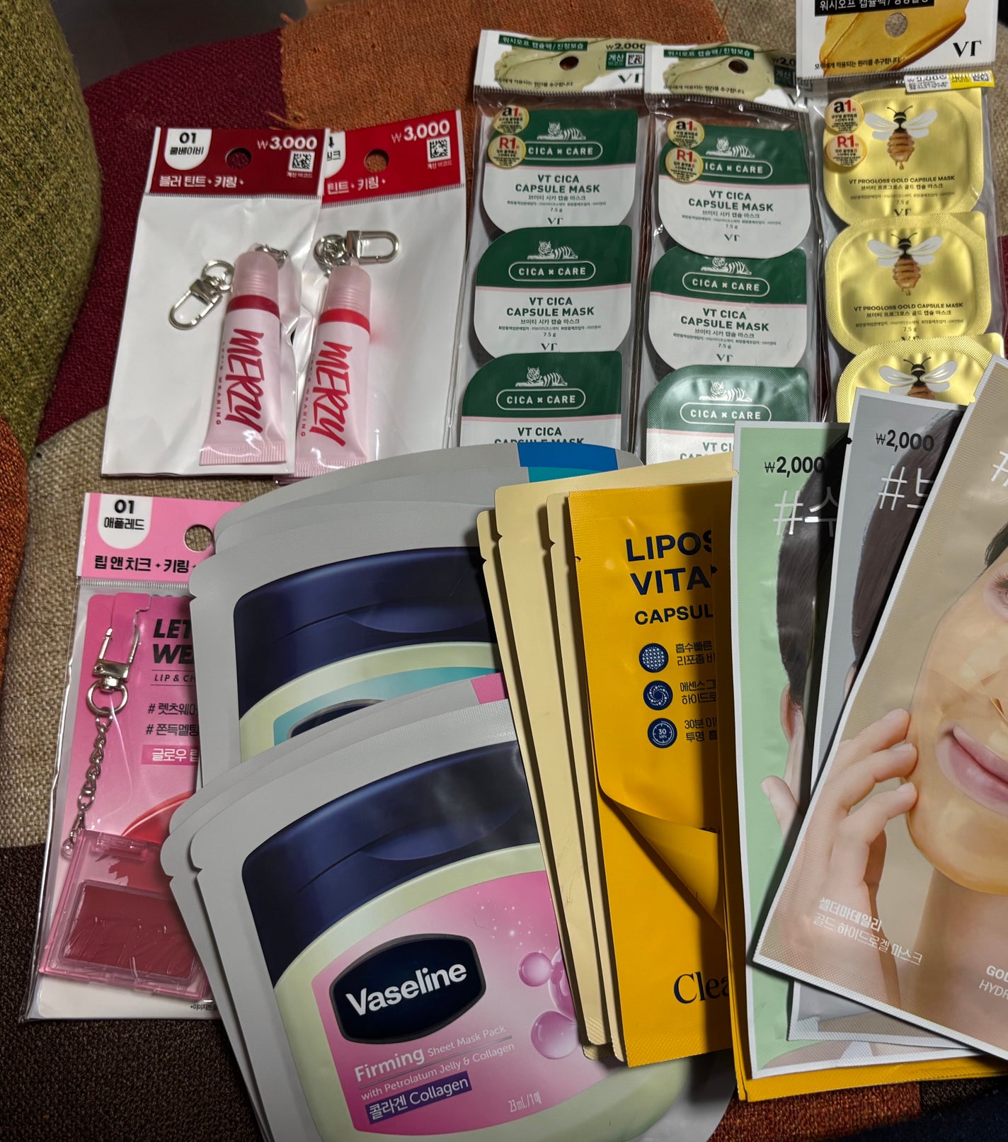 Rie Nakamura on LIPS 「12/12ー14で釜山行った時の購入品〜ほぼオリヤンとダイソー..」(2枚目)