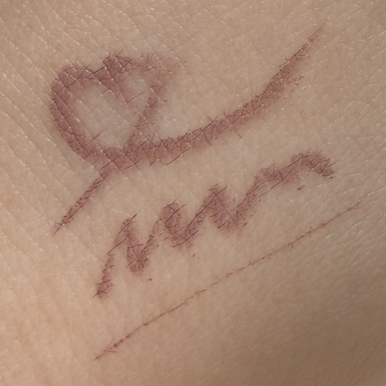 スキルレスライナー/LUMIURGLAS/リキッドアイライナーを使ったクチコミ（3枚目）