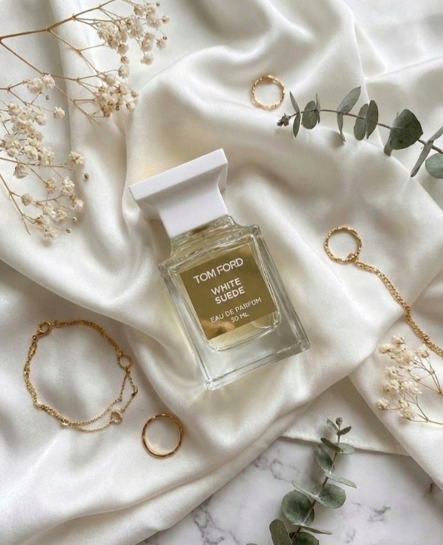 rith♡LIPSパートナーのクチコミ「TOM FORD BEAUTY
ホワイト スエード オード パルファム スプレィ
30mL

.....」（1枚目）